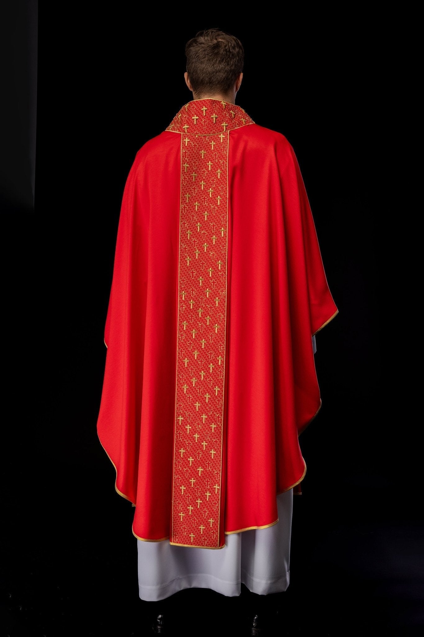Chasuble avec ceinture richement brodée de croix en rouge S - 7062 - 02 - 53 - CHASUBLES.FR