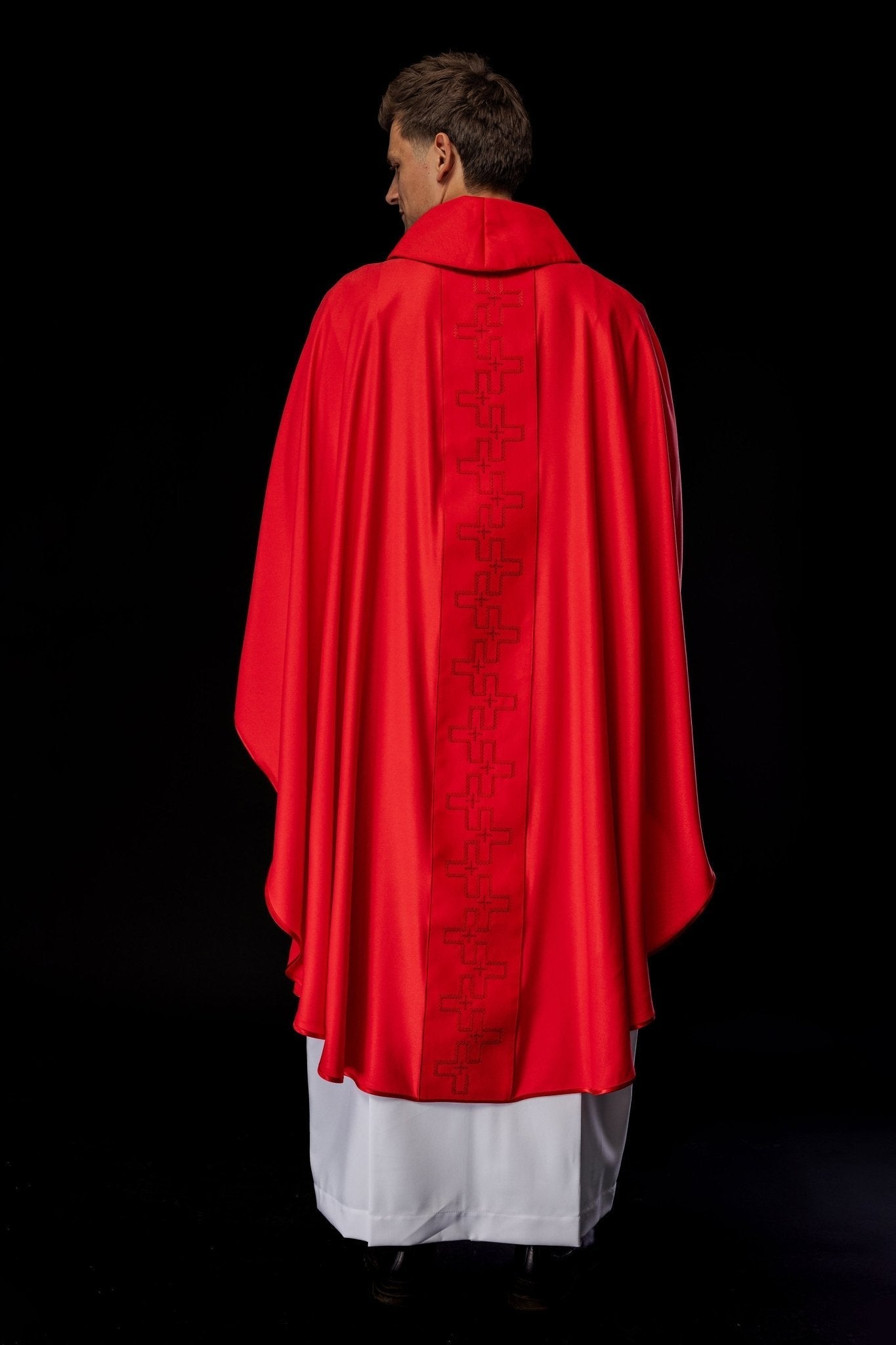 Chasuble avec ceinture richement brodée en croix rouge S - 7060 - 02 - 53 - CHASUBLES.FR