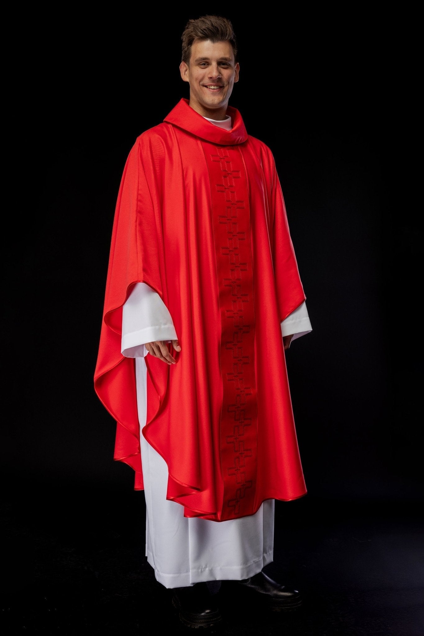 Chasuble avec ceinture richement brodée en croix rouge S - 7060 - 02 - 53 - CHASUBLES.FR