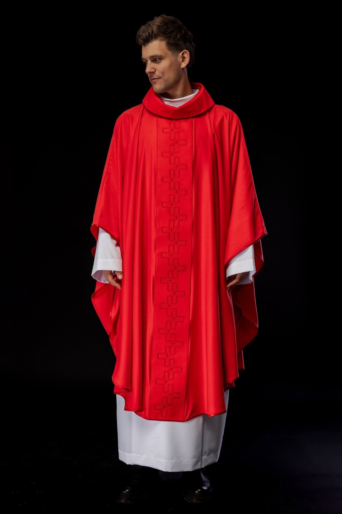 Chasuble avec ceinture richement brodée en croix rouge S - 7060 - 02 - 53 - CHASUBLES.FR