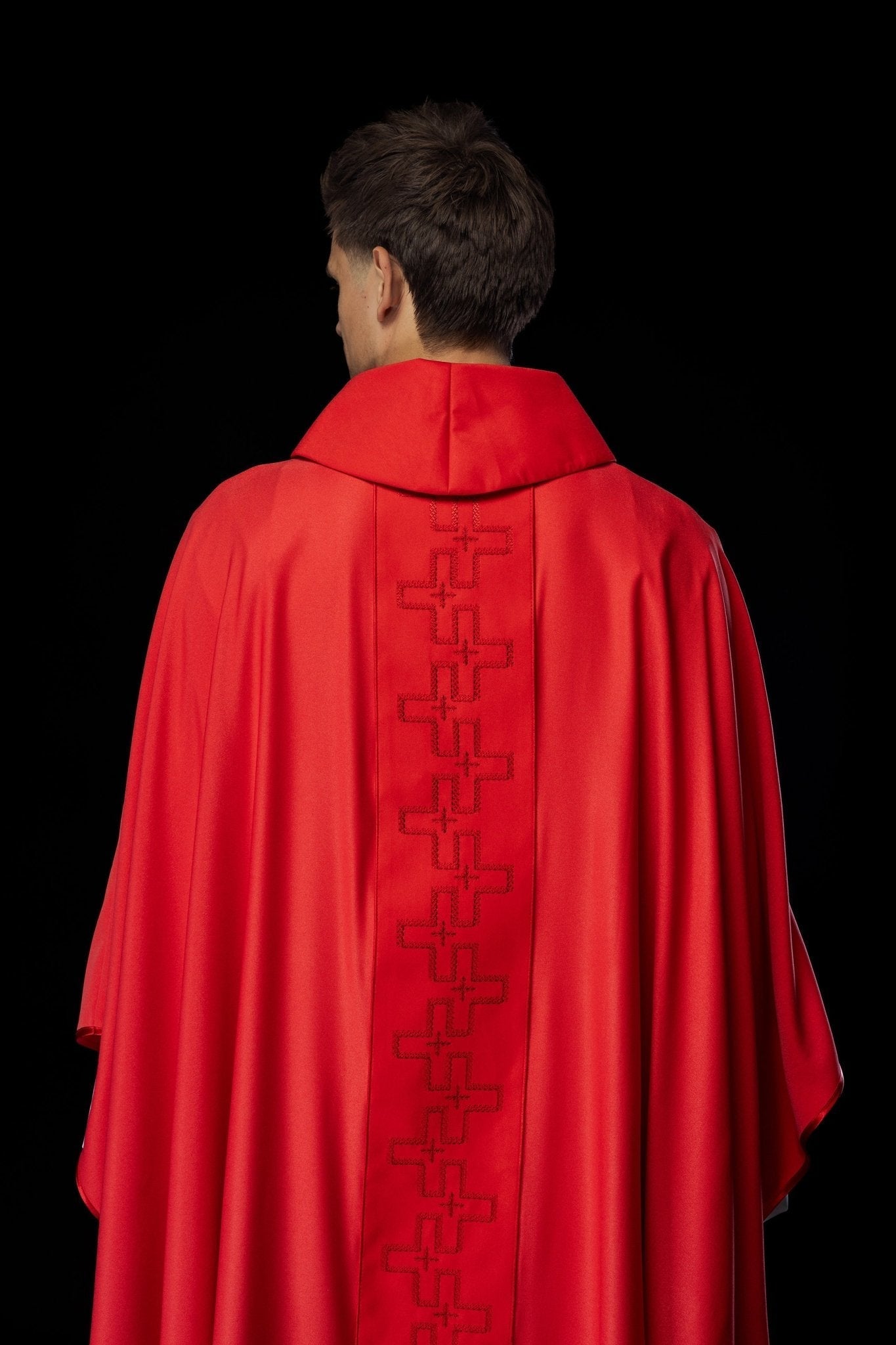 Chasuble avec ceinture richement brodée en croix rouge S - 7060 - 02 - 53 - CHASUBLES.FR
