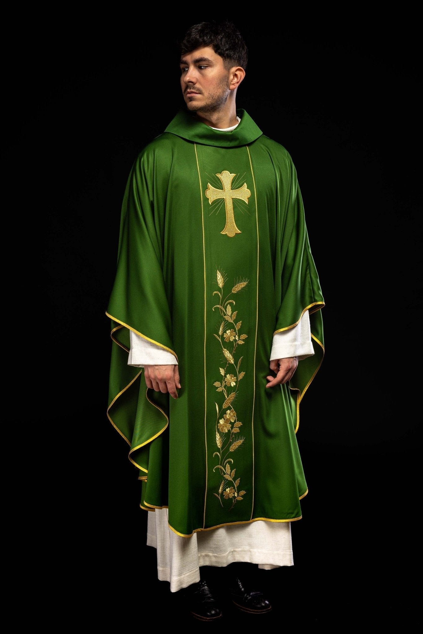 Chasuble avec croix verte et épis de blé brodés KOR/375/01/53 ZIELONY - CHASUBLES.FR