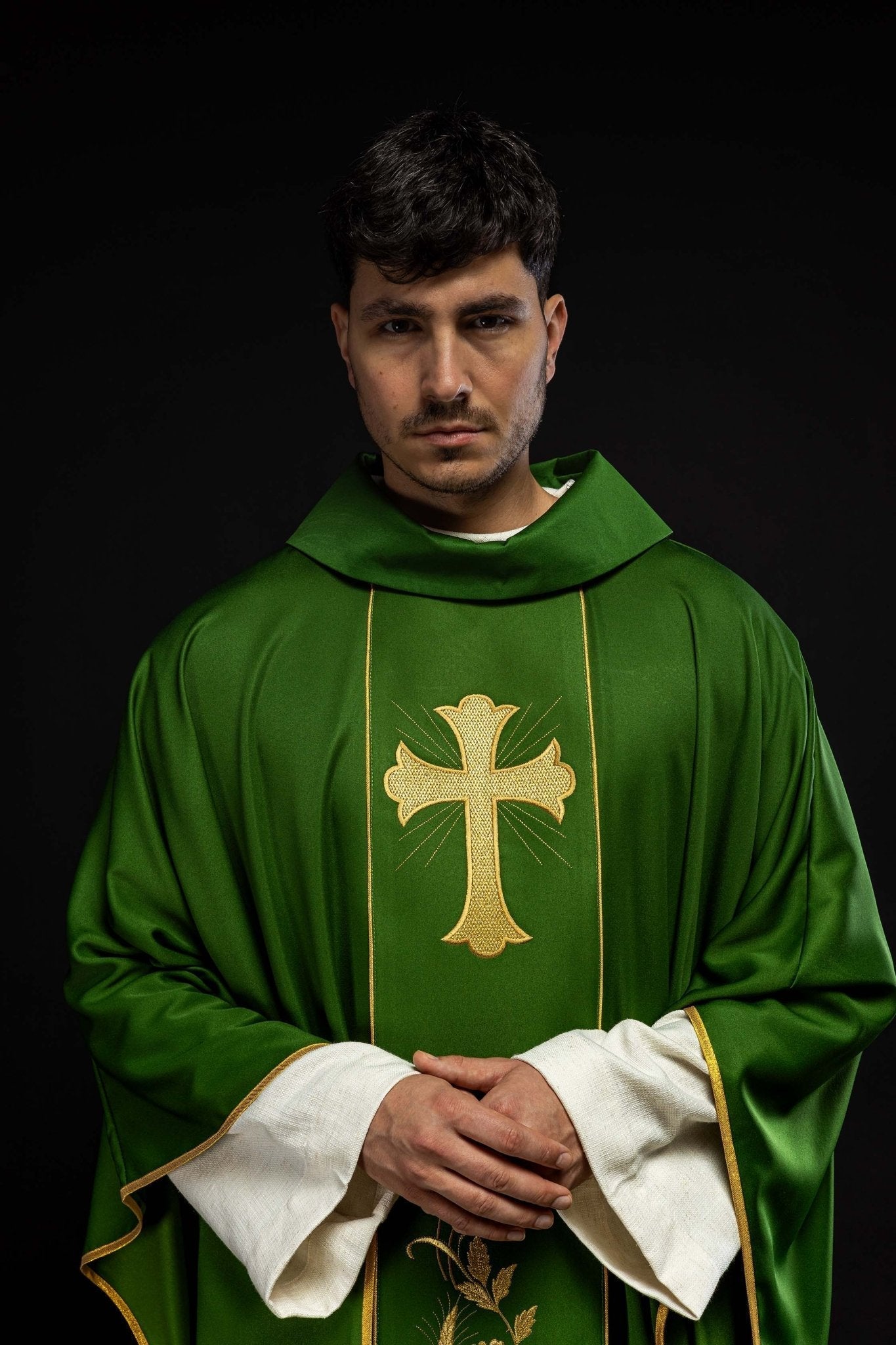 Chasuble avec croix verte et épis de blé brodés KOR/375/01/53 ZIELONY - CHASUBLES.FR