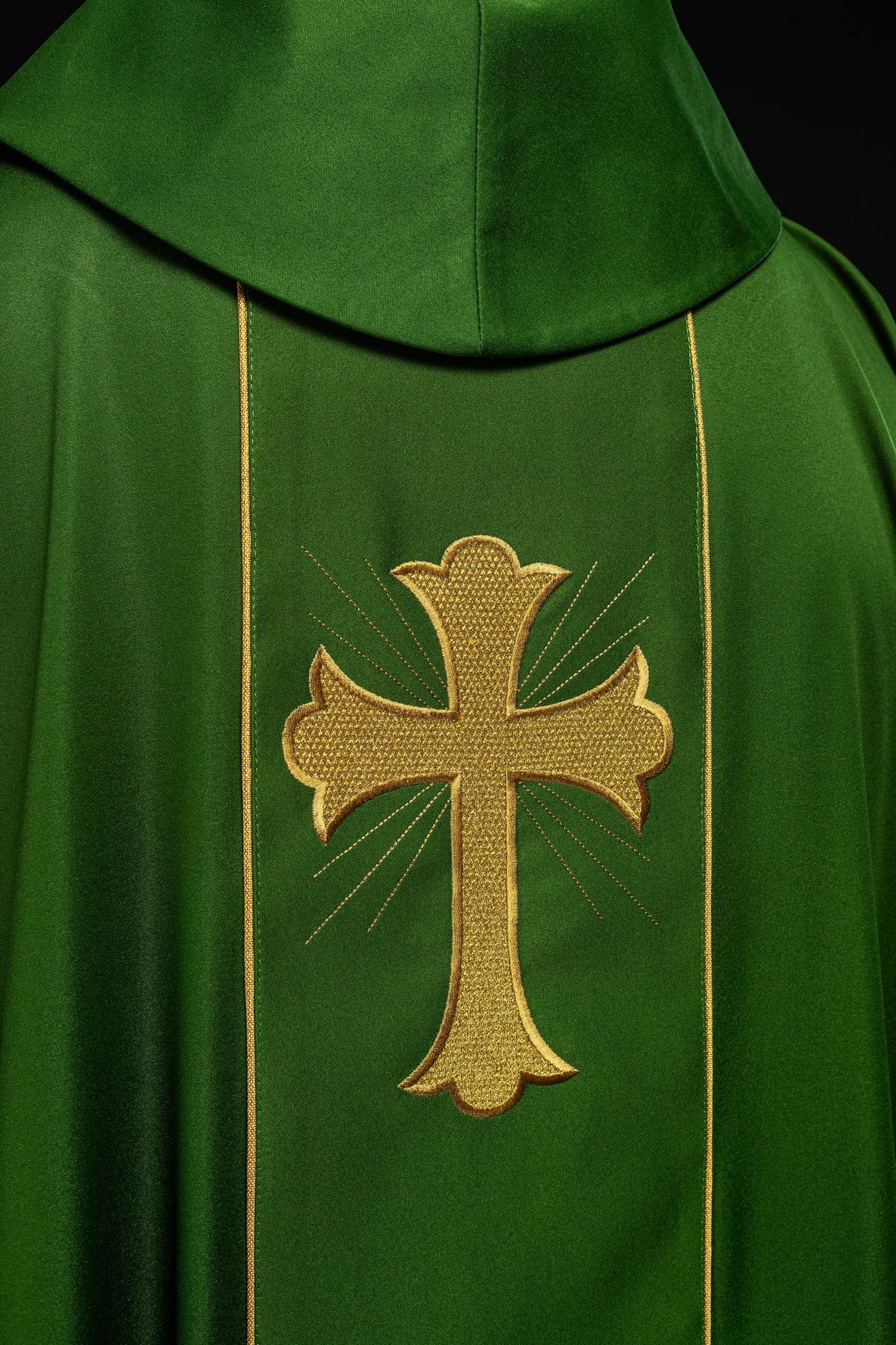 Chasuble avec croix verte et épis de blé brodés KOR/375/01/53 ZIELONY - CHASUBLES.FR