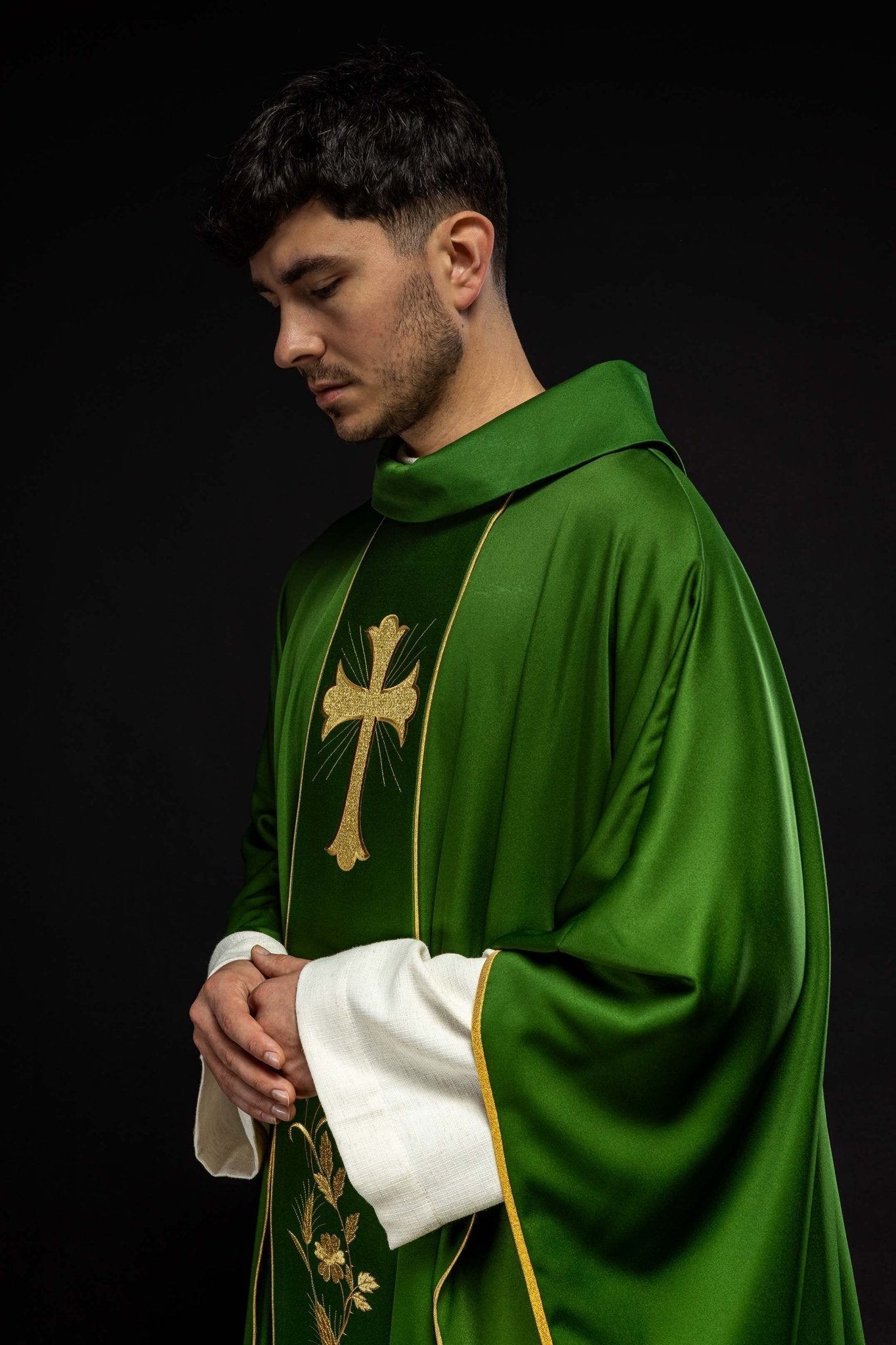 Chasuble avec croix verte et épis de blé brodés KOR/375/01/53 ZIELONY - CHASUBLES.FR