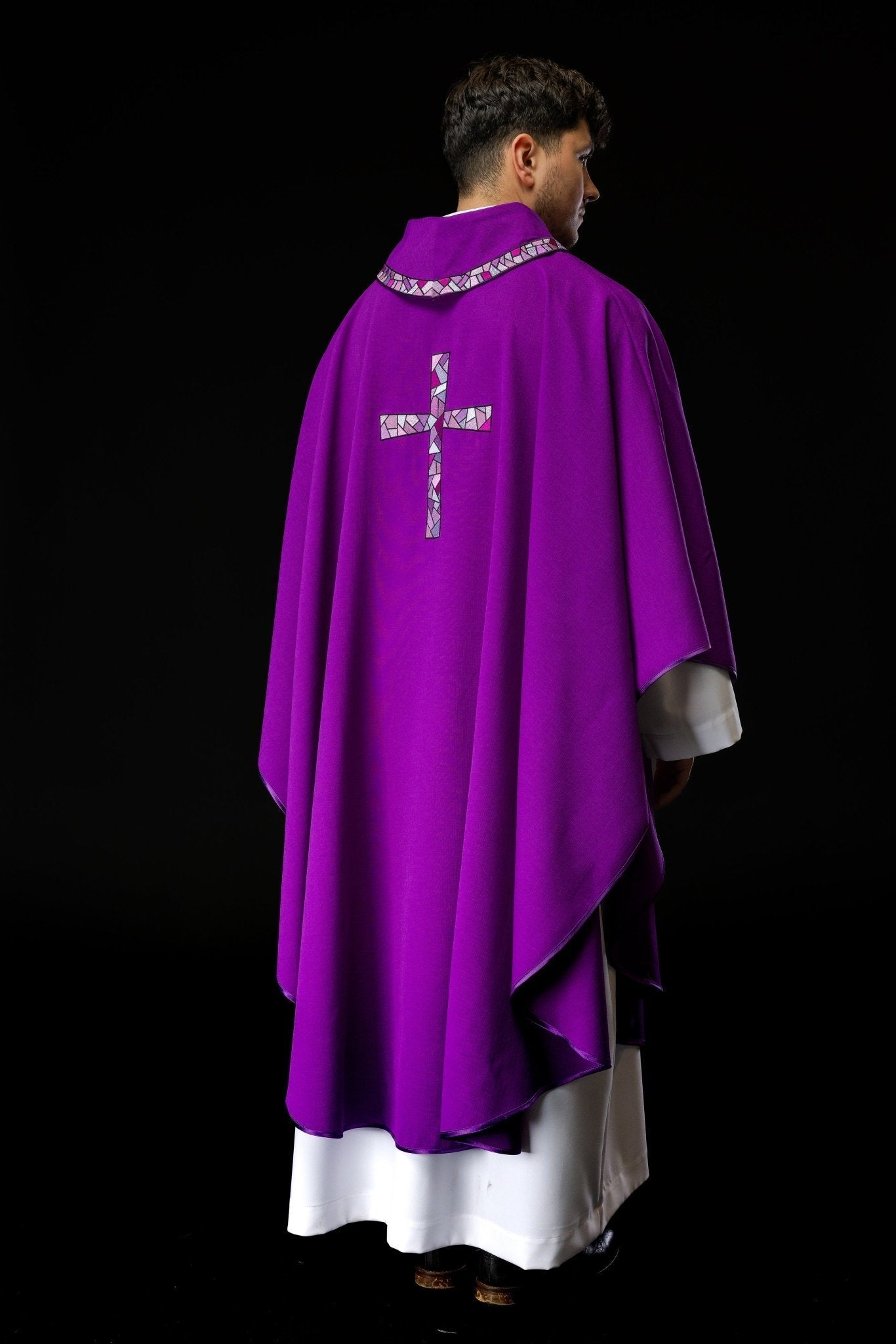 Chasuble avec croix Violet KOR/257/03/62 - CHASUBLES.FR