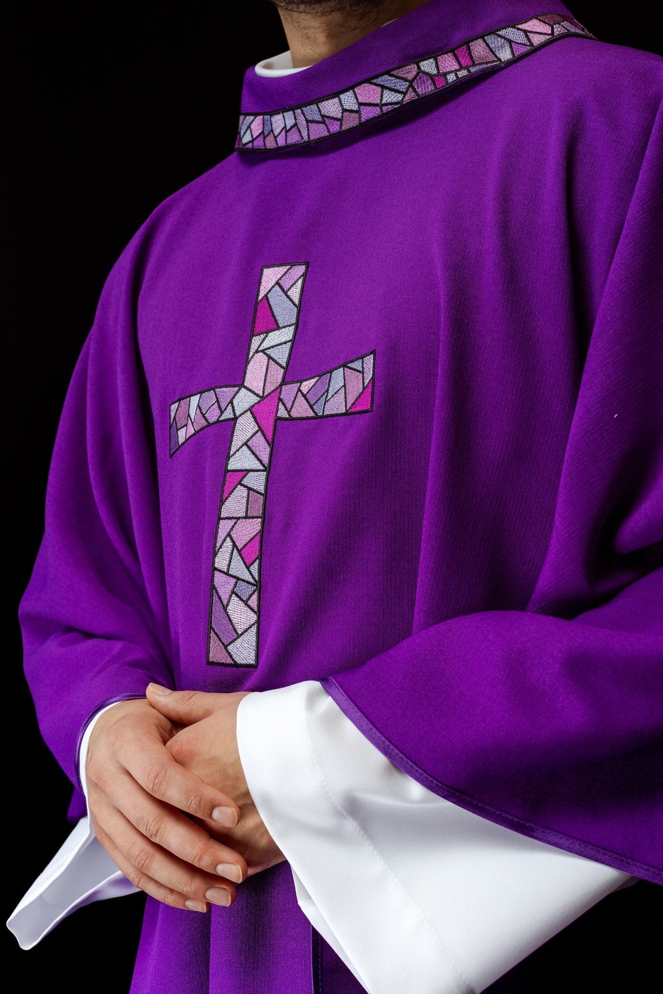 Chasuble avec croix Violet KOR/257/03/62 - CHASUBLES.FR