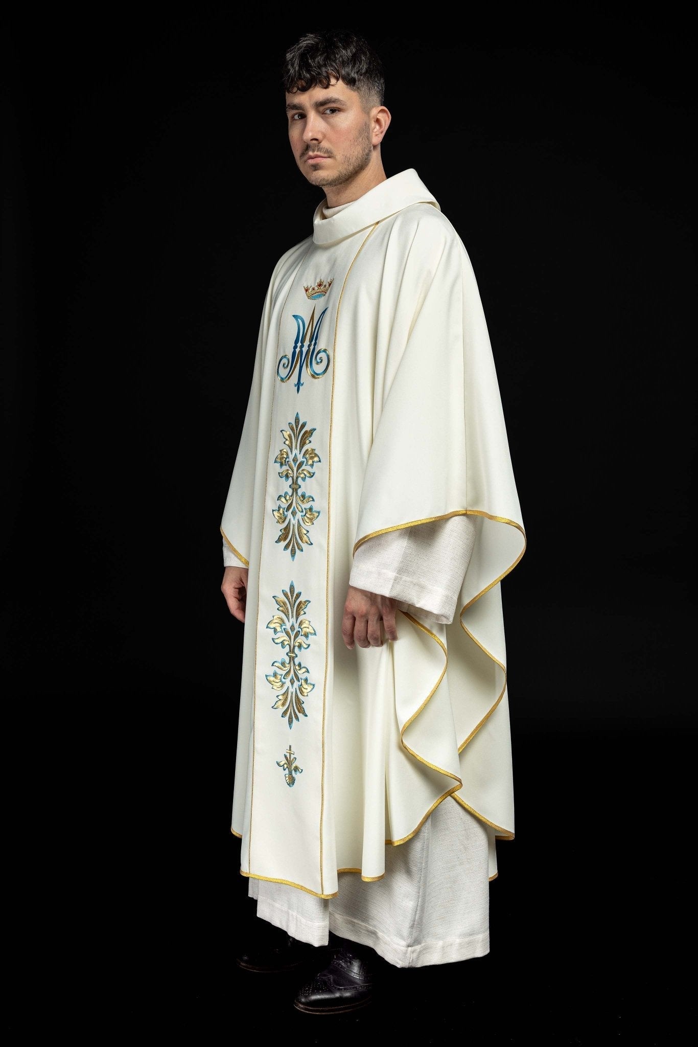 Chasuble avec motif marial de couleur écrue KOR/061/05/01 ECRU - CHASUBLES.FR
