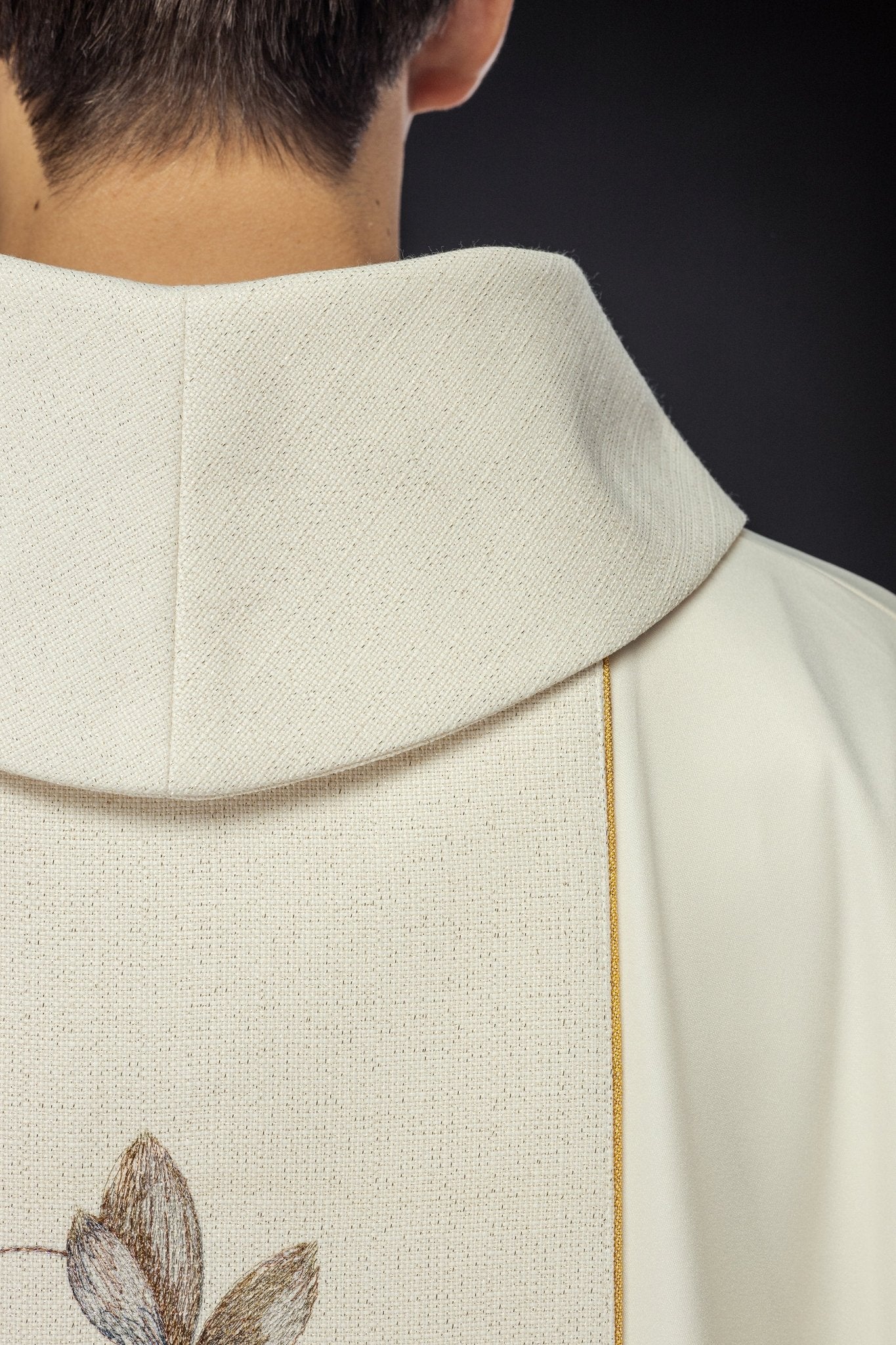 Chasuble brodée à l'effigie de Notre - Dame de Guadalupe KOW2/010/05/53 - CHASUBLES.FR