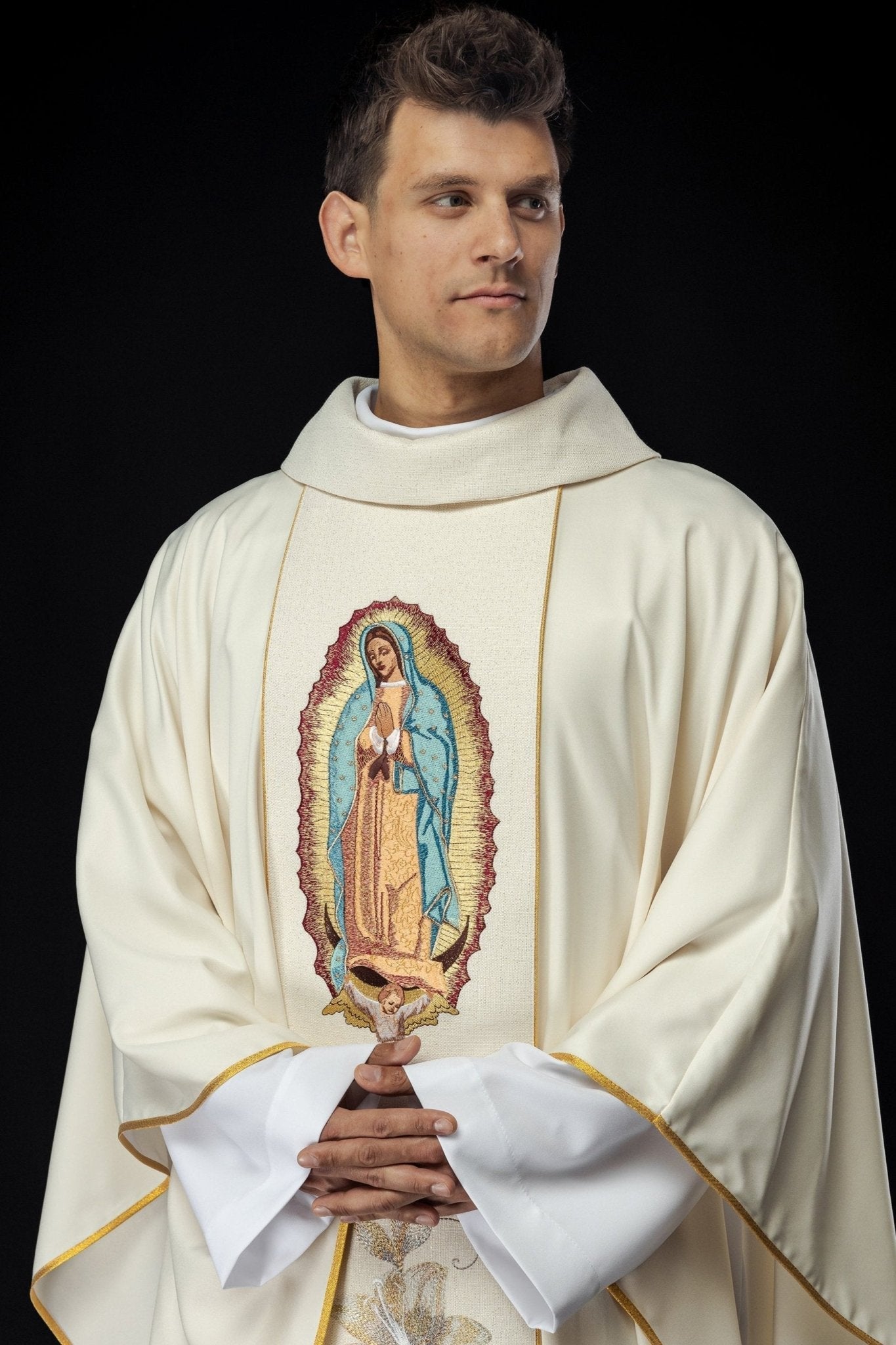 Chasuble brodée à l'effigie de Notre - Dame de Guadalupe KOW2/010/05/53 - CHASUBLES.FR