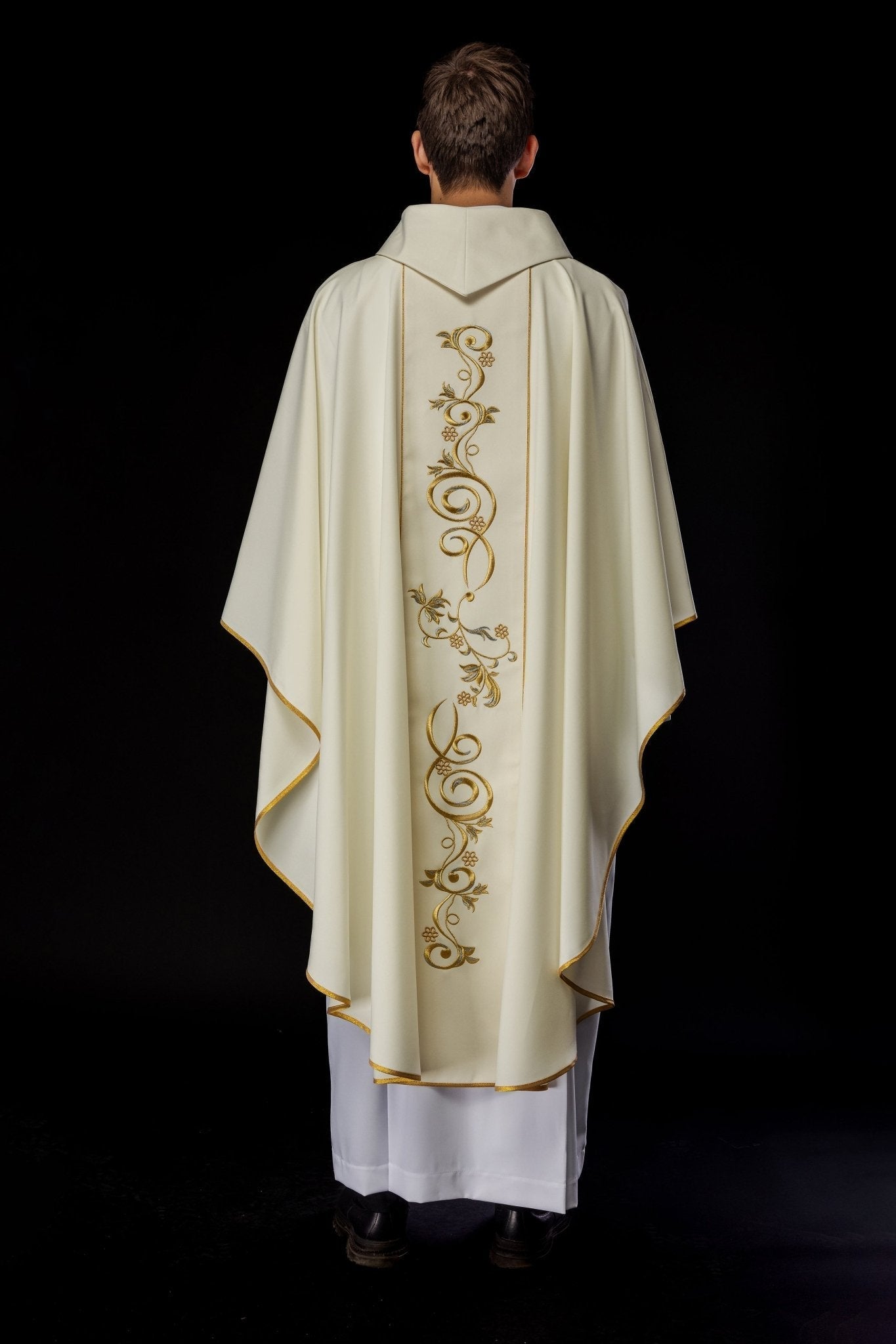Chasuble brodée à l'effigie de Notre - Dame de la Porte de l'Aurore KOW2/009/05/01 - CHASUBLES.FR