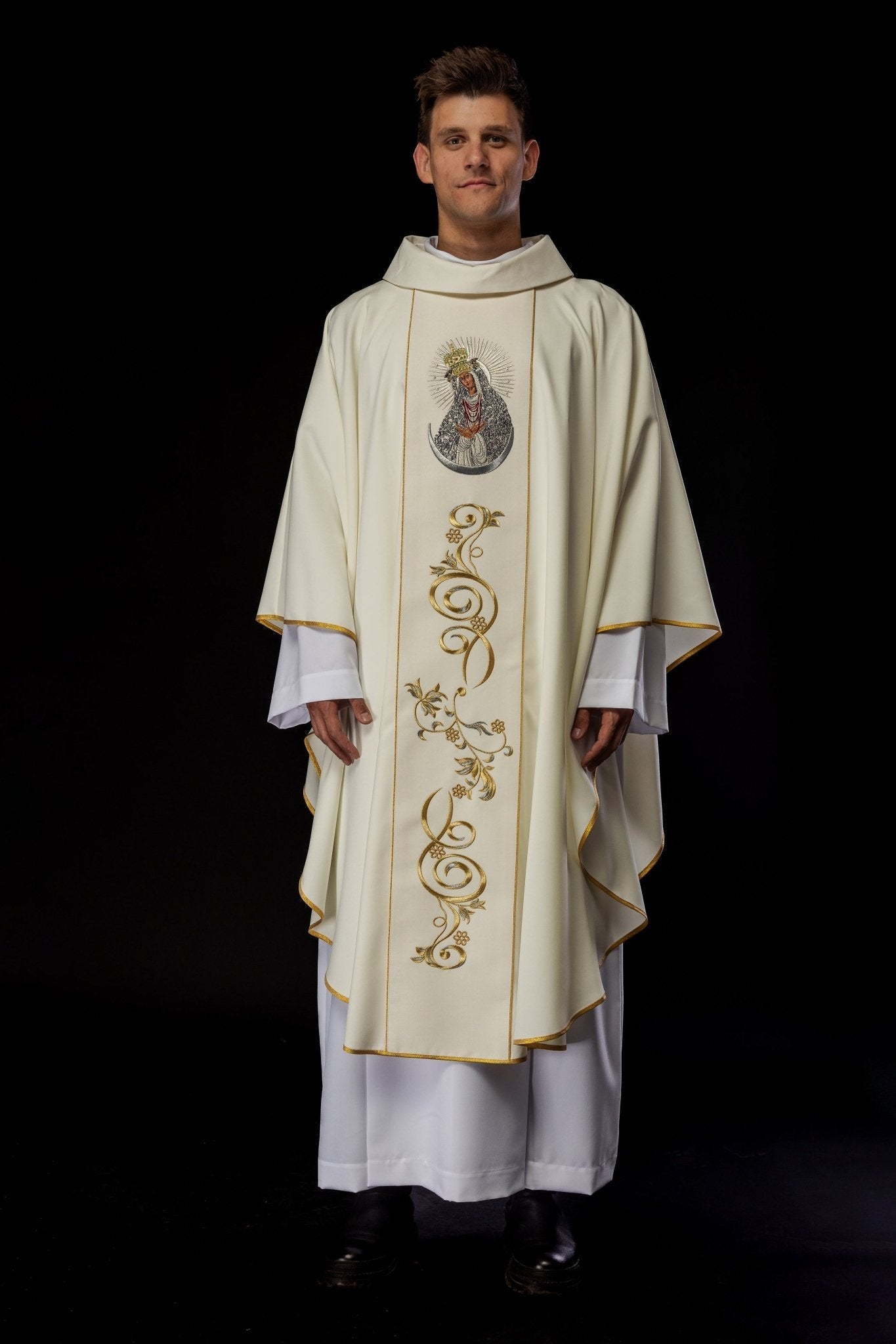 Chasuble brodée à l'effigie de Notre - Dame de la Porte de l'Aurore KOW2/009/05/01 - CHASUBLES.FR