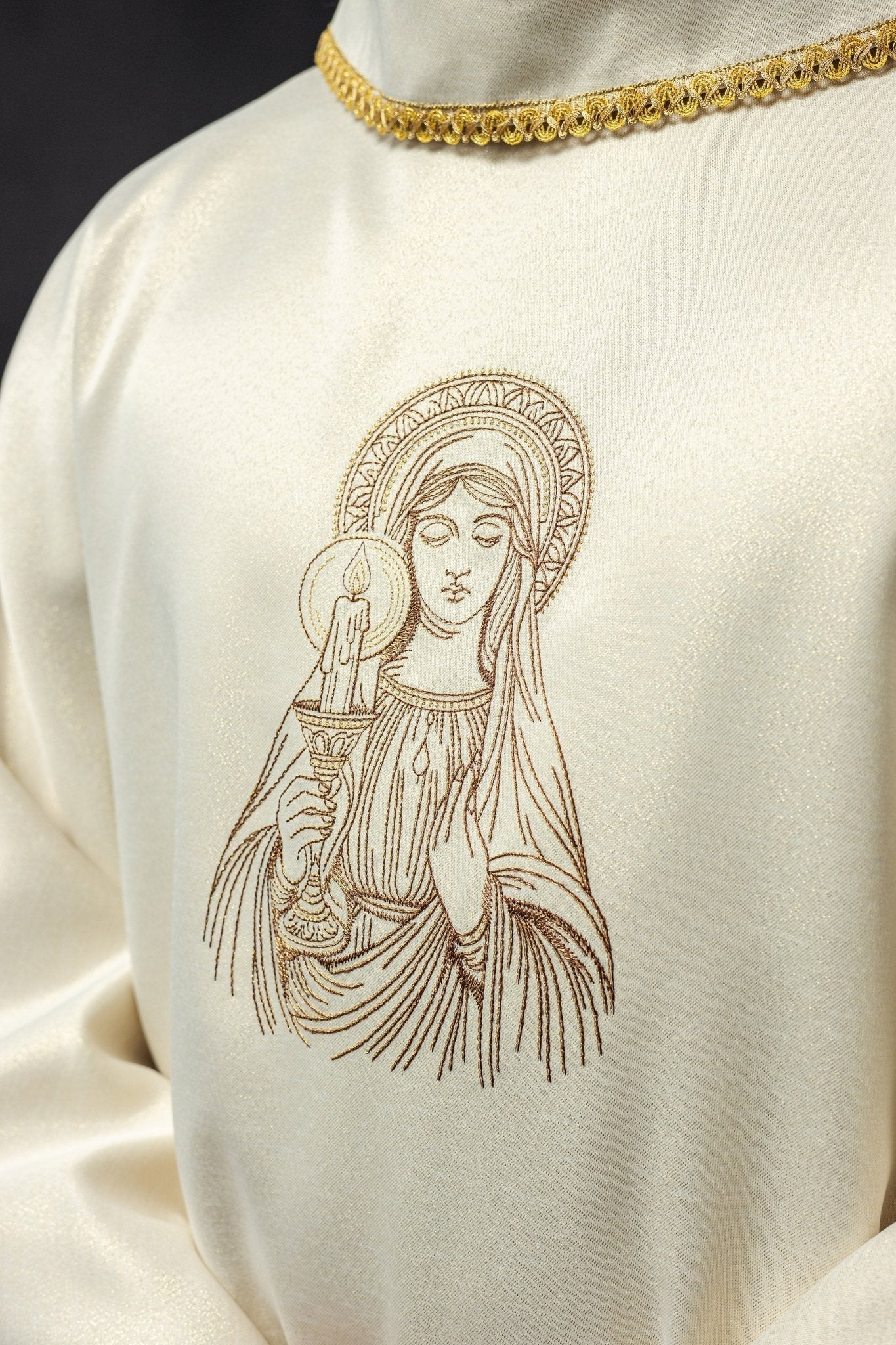 Chasuble brodée à l'effigie de Notre - Dame du Tonnerre KOW2/021/05/54 - CHASUBLES.FR