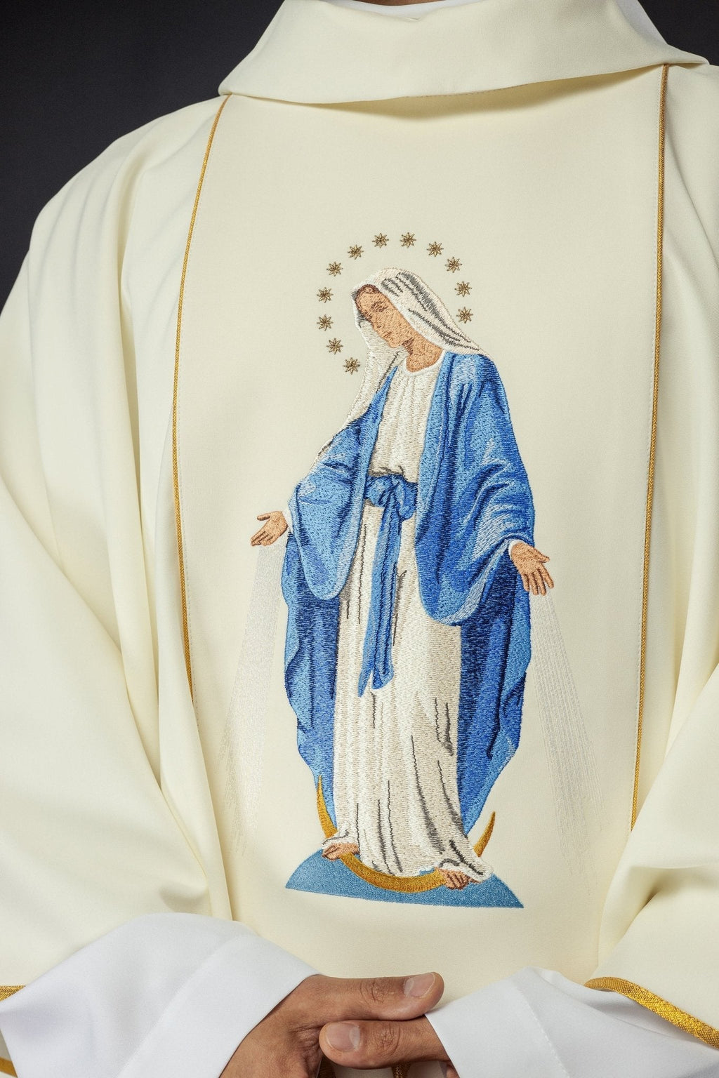 Chasuble brodée à l'effigie de Notre - Dame Immaculée KOW2/001/05/01 - CHASUBLES.FR