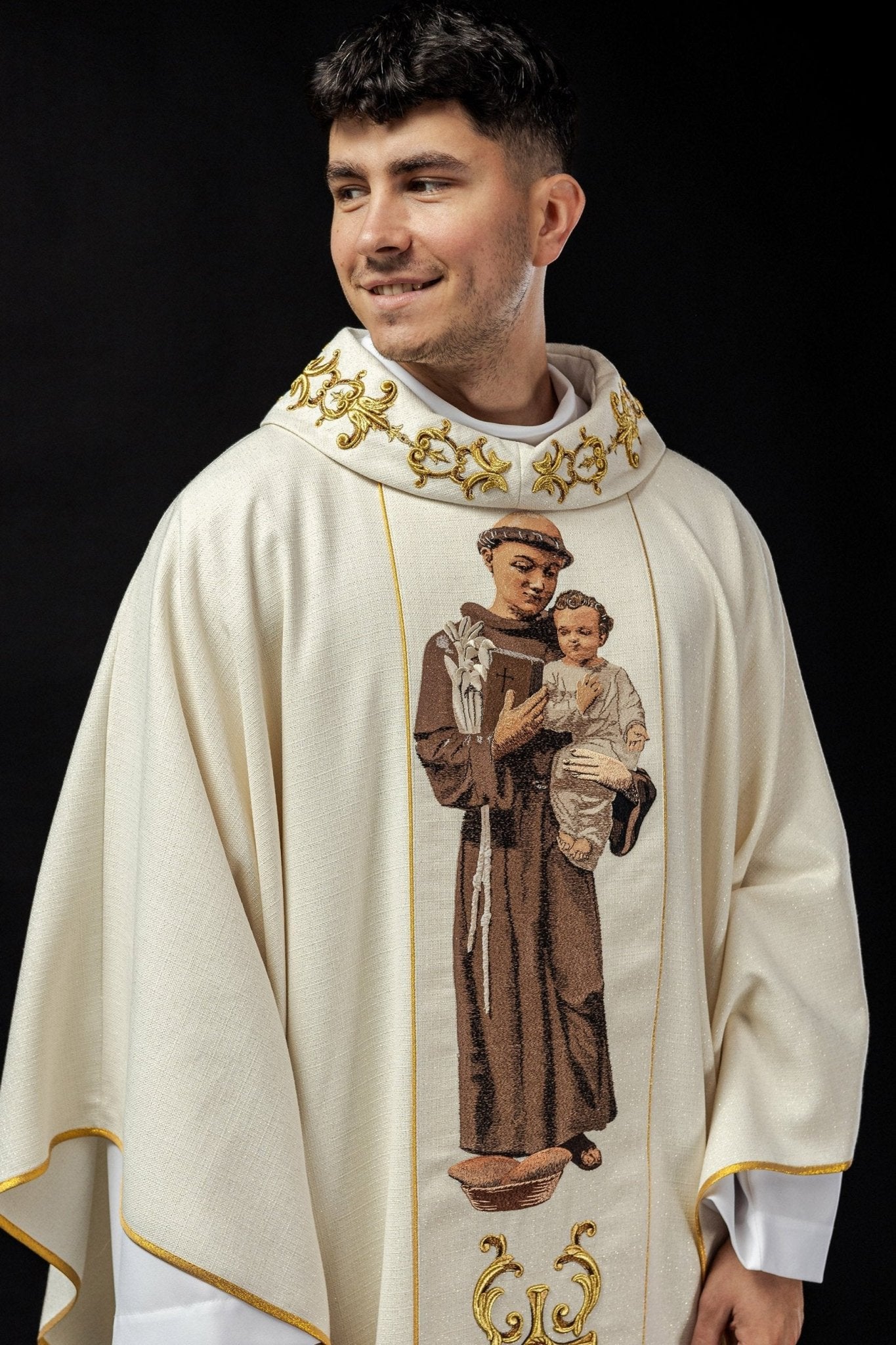 Chasuble brodée à l'effigie de saint Antoine KOW2/019/05/71 - CHASUBLES.FR