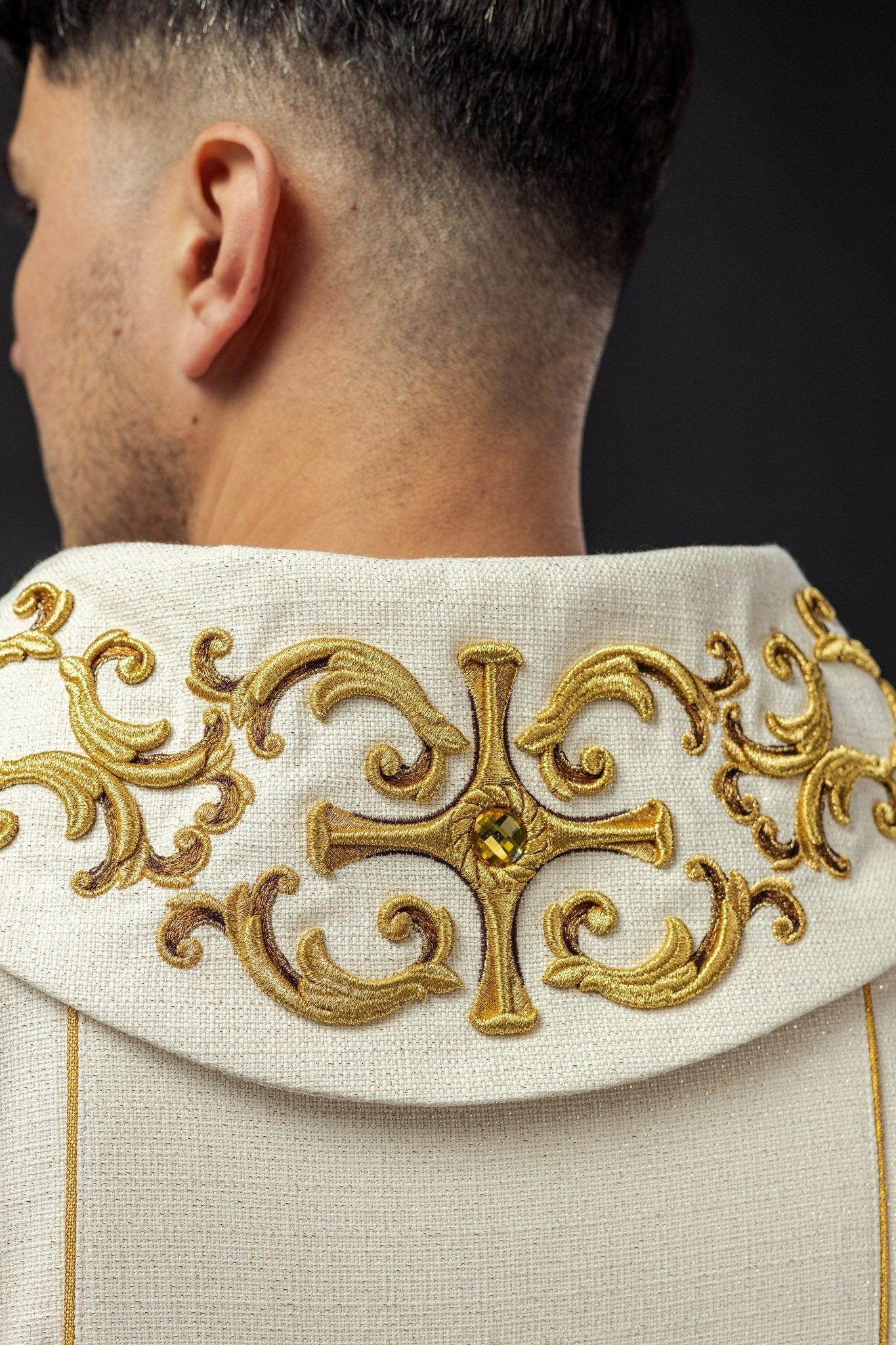 Chasuble brodée à l'effigie de saint Antoine KOW2/019/05/71 - CHASUBLES.FR