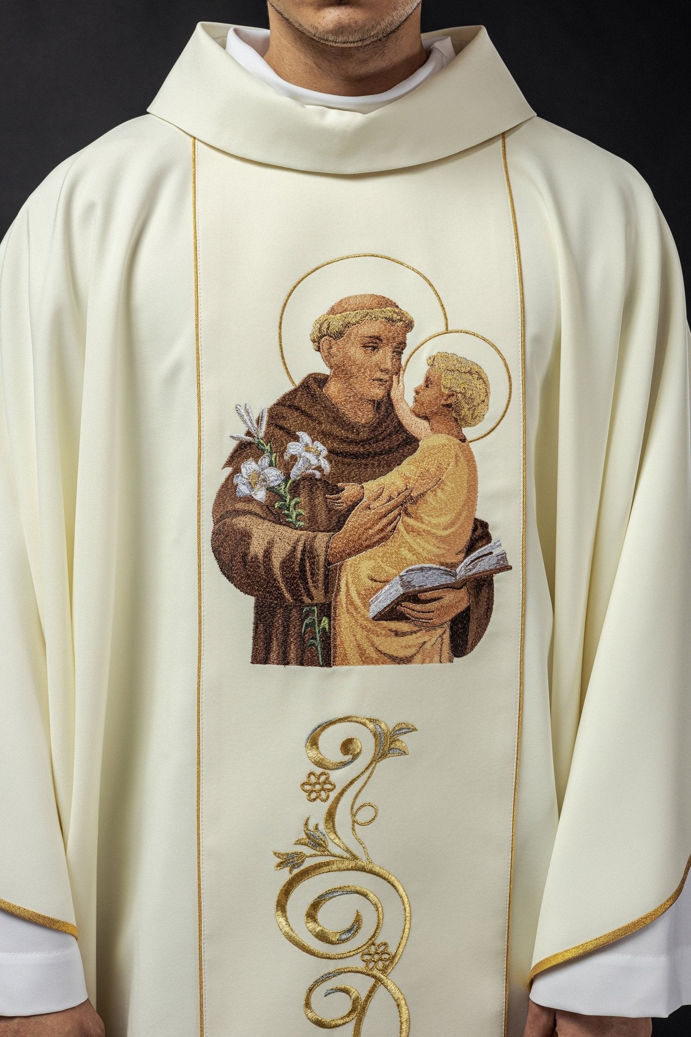 Chasuble brodée à l'effigie de saint Antoine KOW2/013/05/01 - CHASUBLES.FR