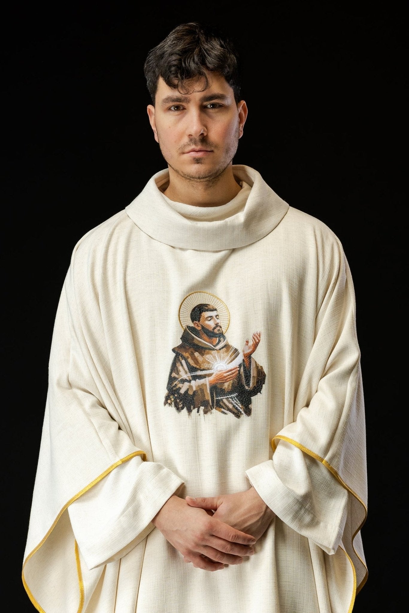 Chasuble brodée à l'effigie de Saint François KOW2/030/05/49 - CHASUBLES.FR