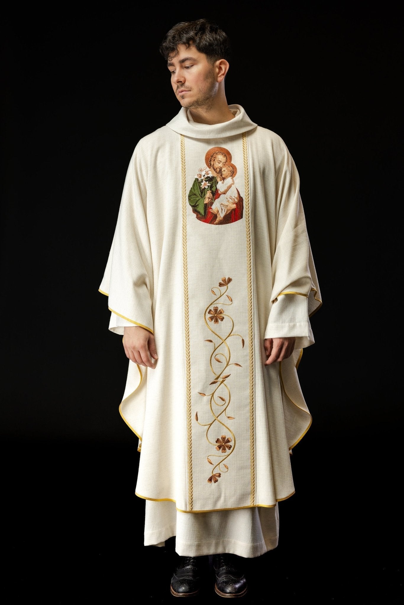 Chasuble brodée à l'effigie de saint Joseph KOW2/018/05/49 - CHASUBLES.FR