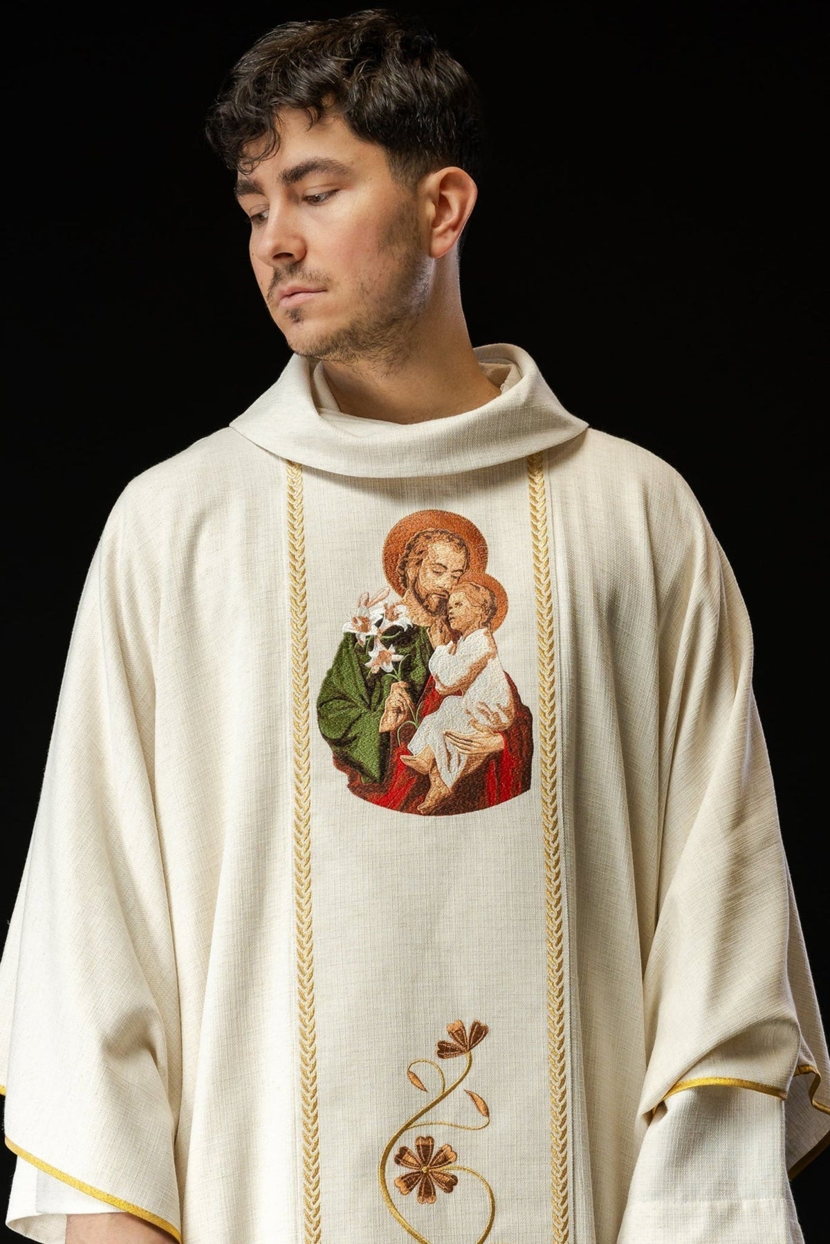 Chasuble brodée à l'effigie de saint Joseph KOW2/018/05/49 - CHASUBLES.FR