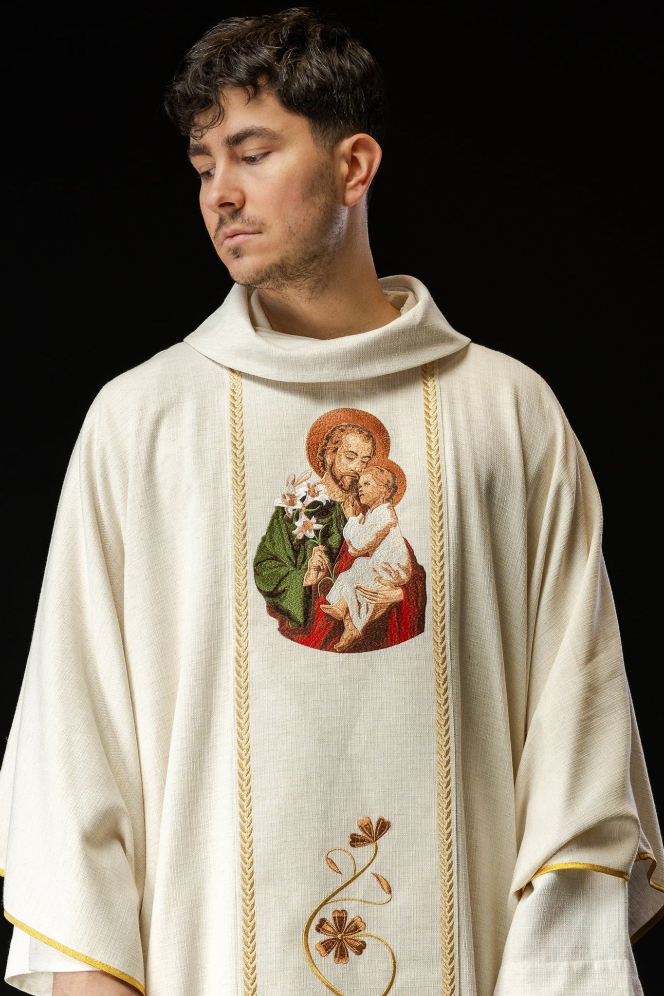 Chasuble brodée à l'effigie de saint Joseph KOW2/018/05/49 - CHASUBLES.FR