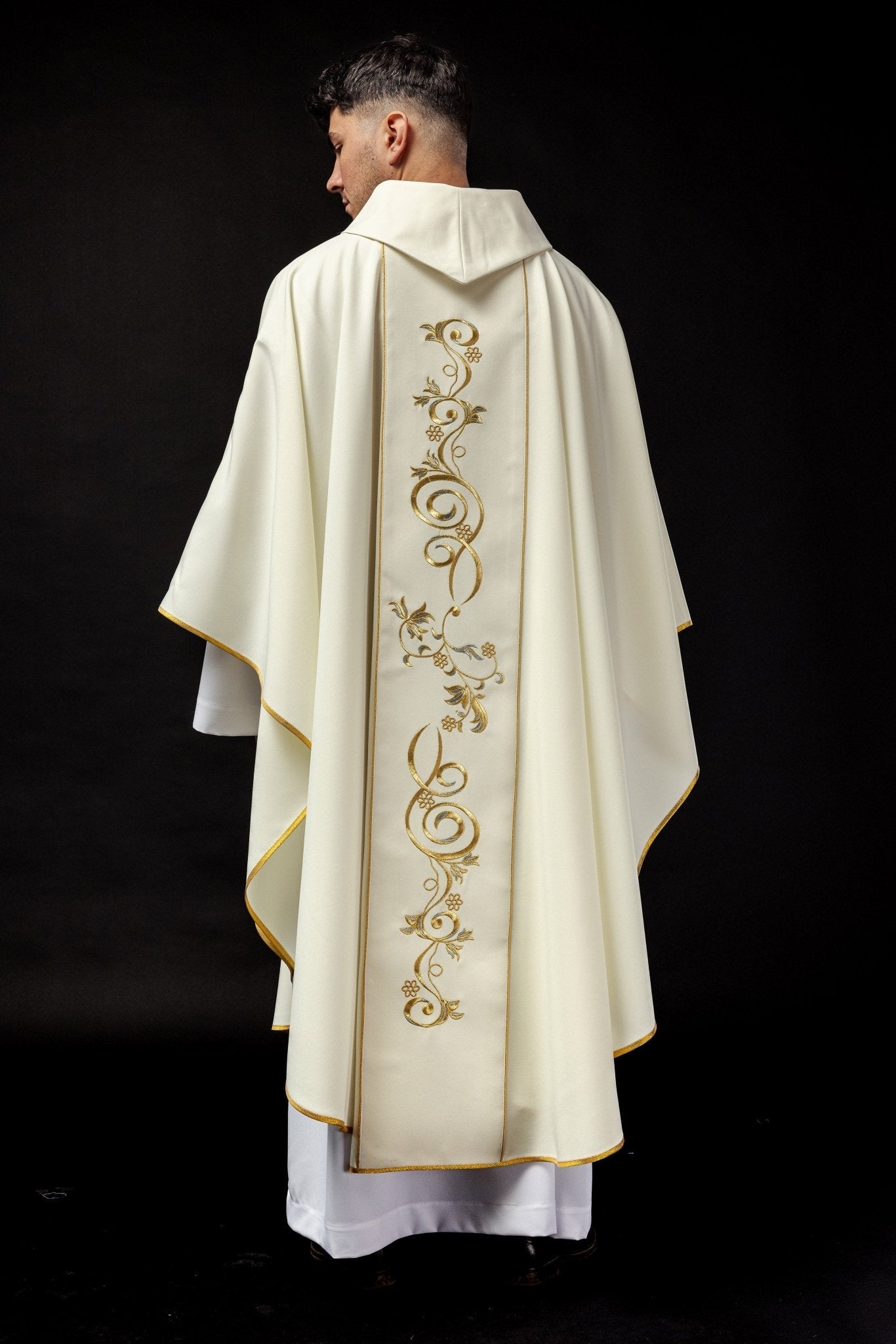 Chasuble brodée à l'effigie de saint Joseph KOW2/012/05/01 - CHASUBLES.FR