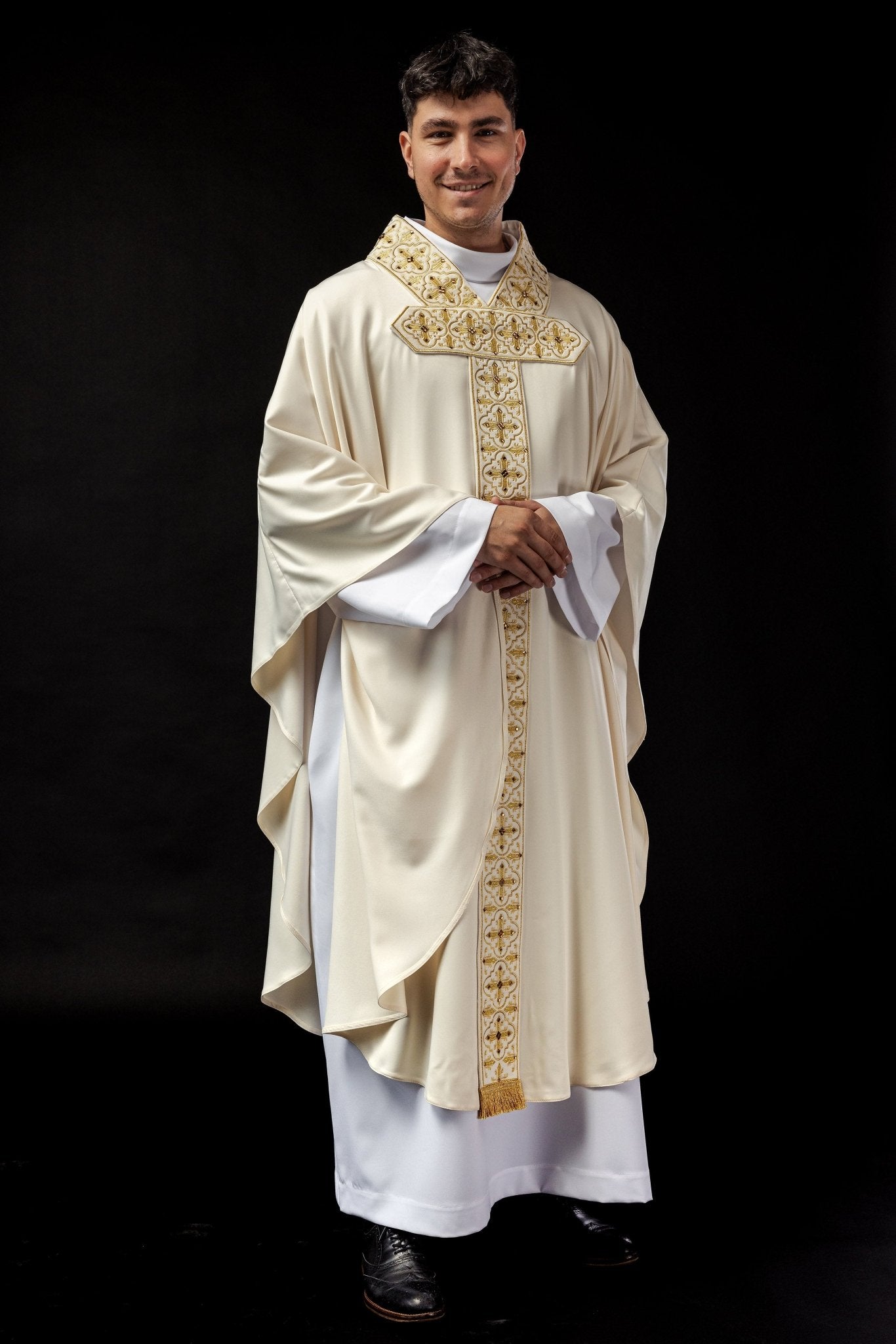 Chasuble brodée avec ceinture suspendue 500 pierres LE/7004/05 - CHASUBLES.FR