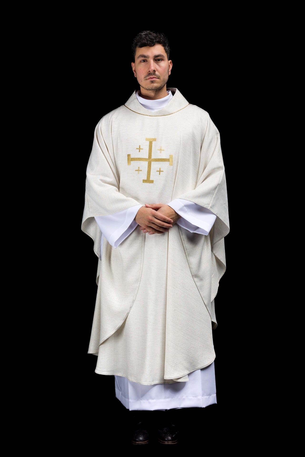 Chasuble brodée avec Croix de Jérusalem écru KOR/973/05/100 - CHASUBLES.FR