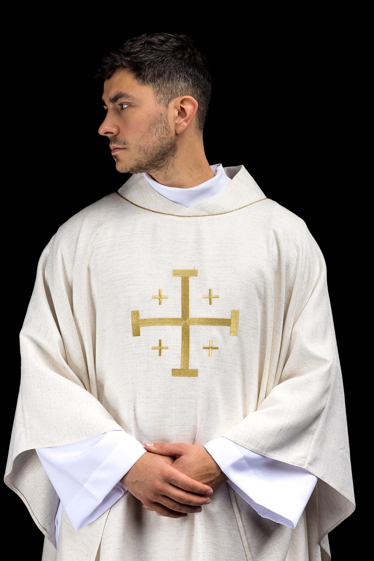 Chasuble brodée avec Croix de Jérusalem écru KOR/973/05/100 - CHASUBLES.FR