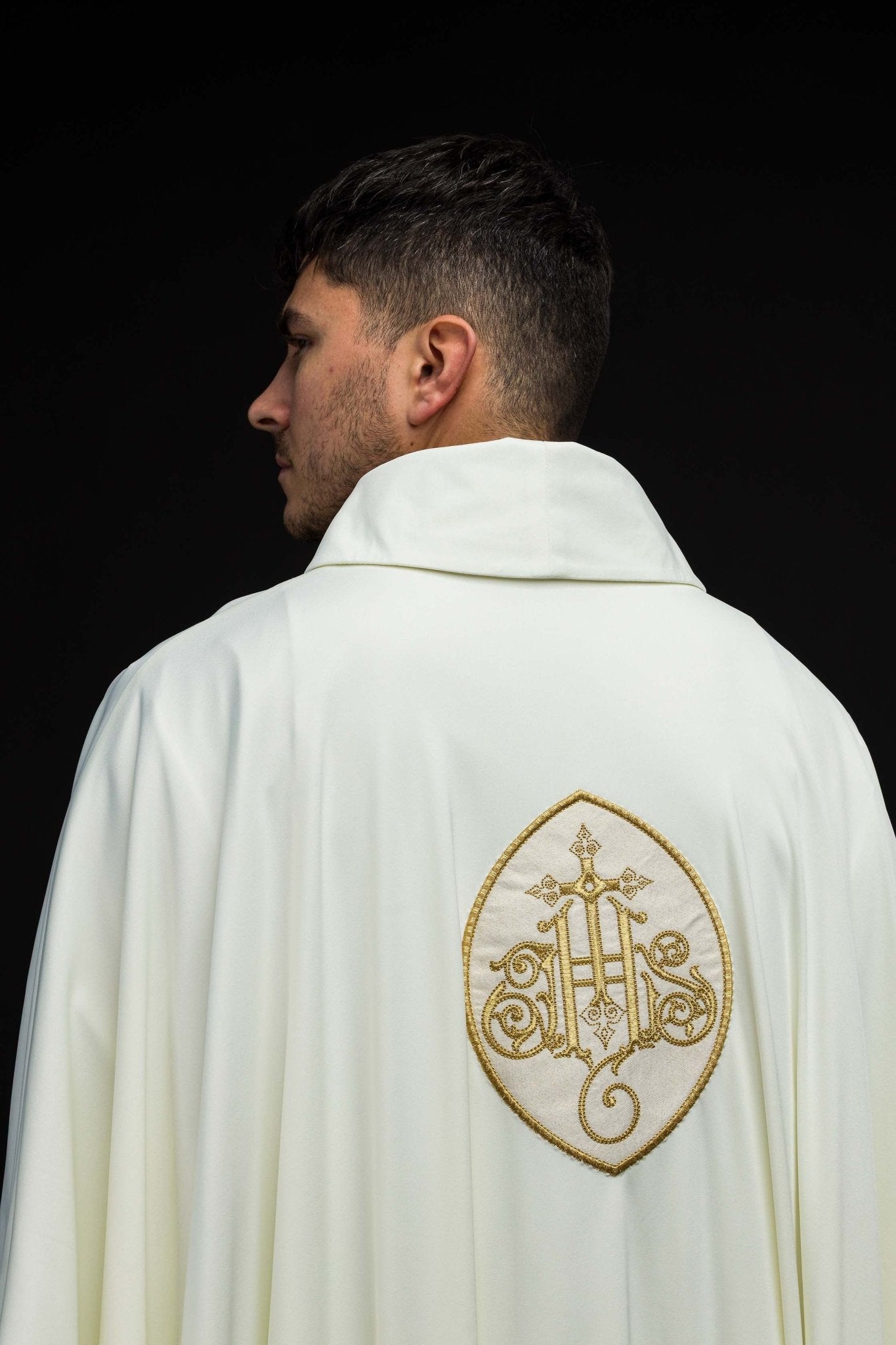 Chasuble brodée avec IHS KOR/388/05/78 - CHASUBLES.FR