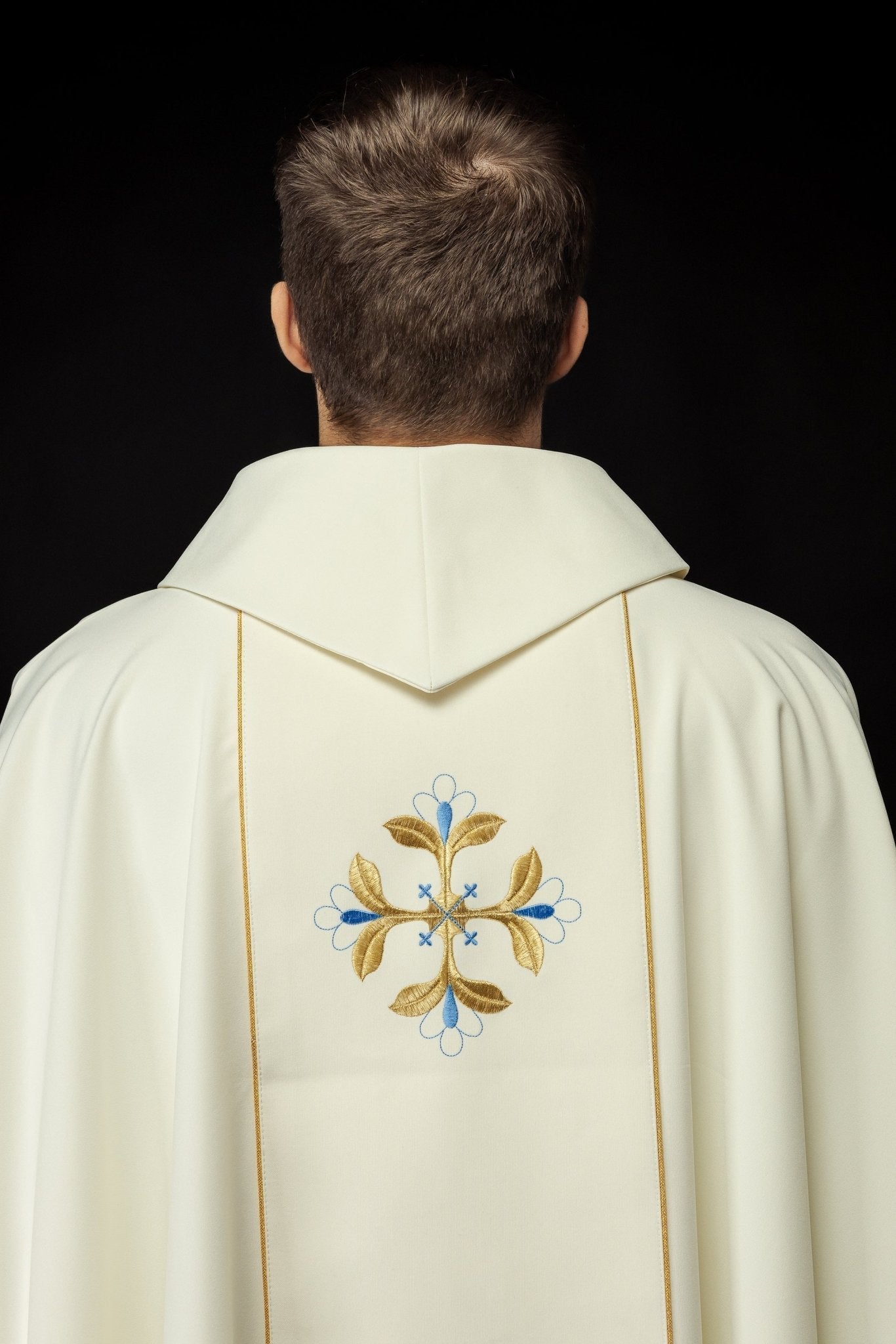 Chasuble brodée avec l'image de Notre - Dame de Fatima KOW2/002/05/01 - CHASUBLES.FR