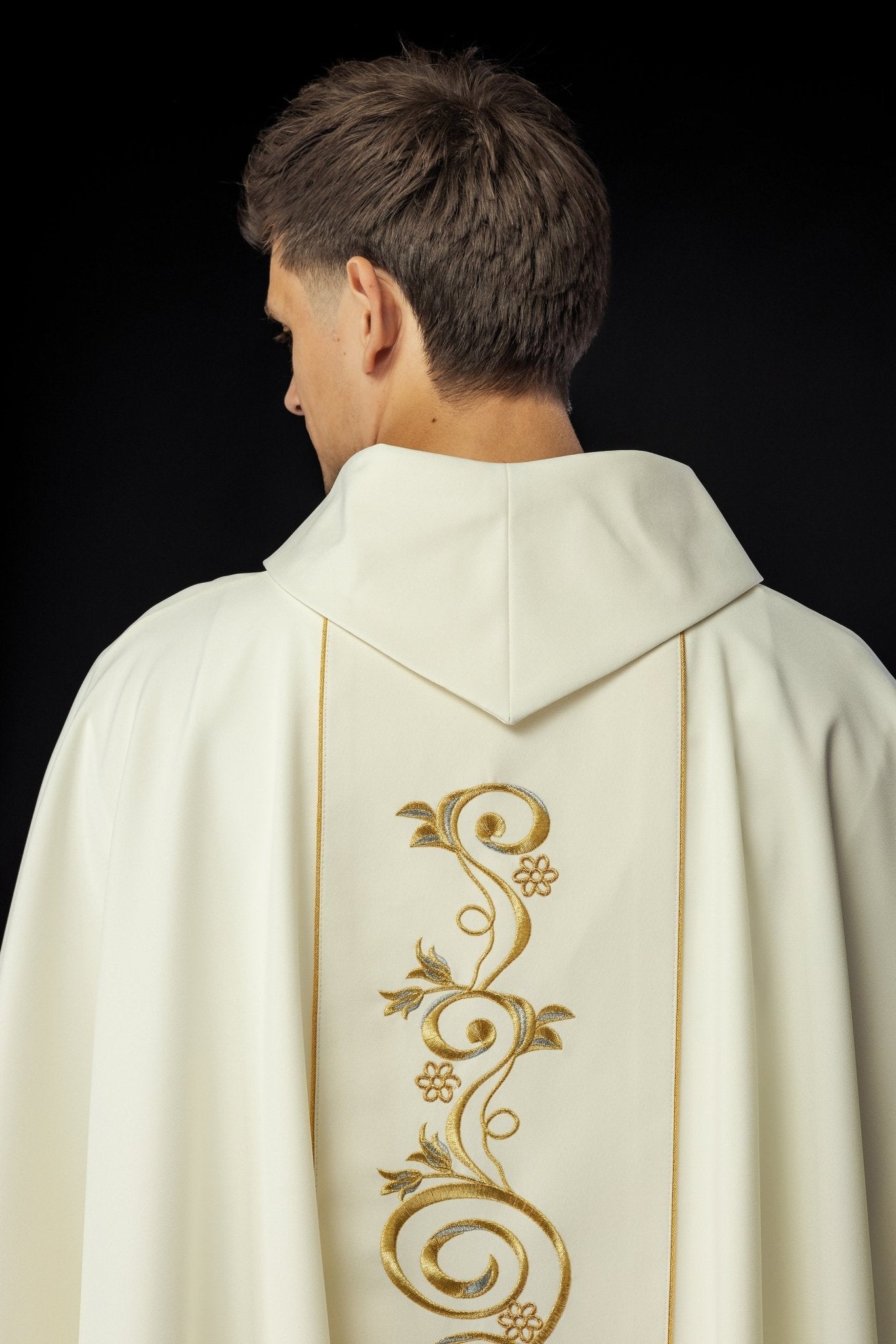 Chasuble brodée avec l'image de Notre - Dame de Fatima KOW2/004/05/01 - CHASUBLES.FR