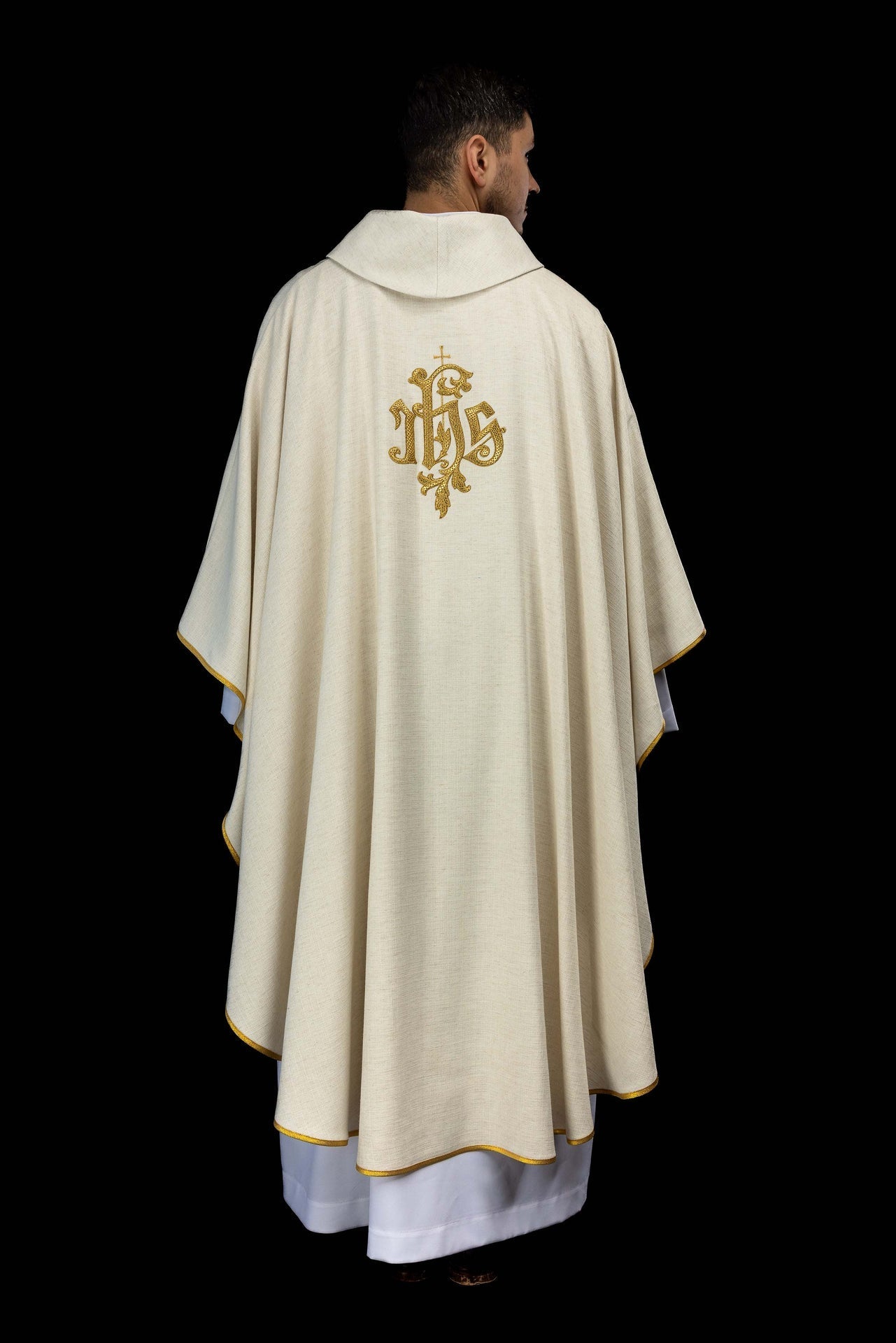 Chasuble brodée avec l’image de Saint Joseph Artisan KOW2/034/05/49 - CHASUBLES.FR