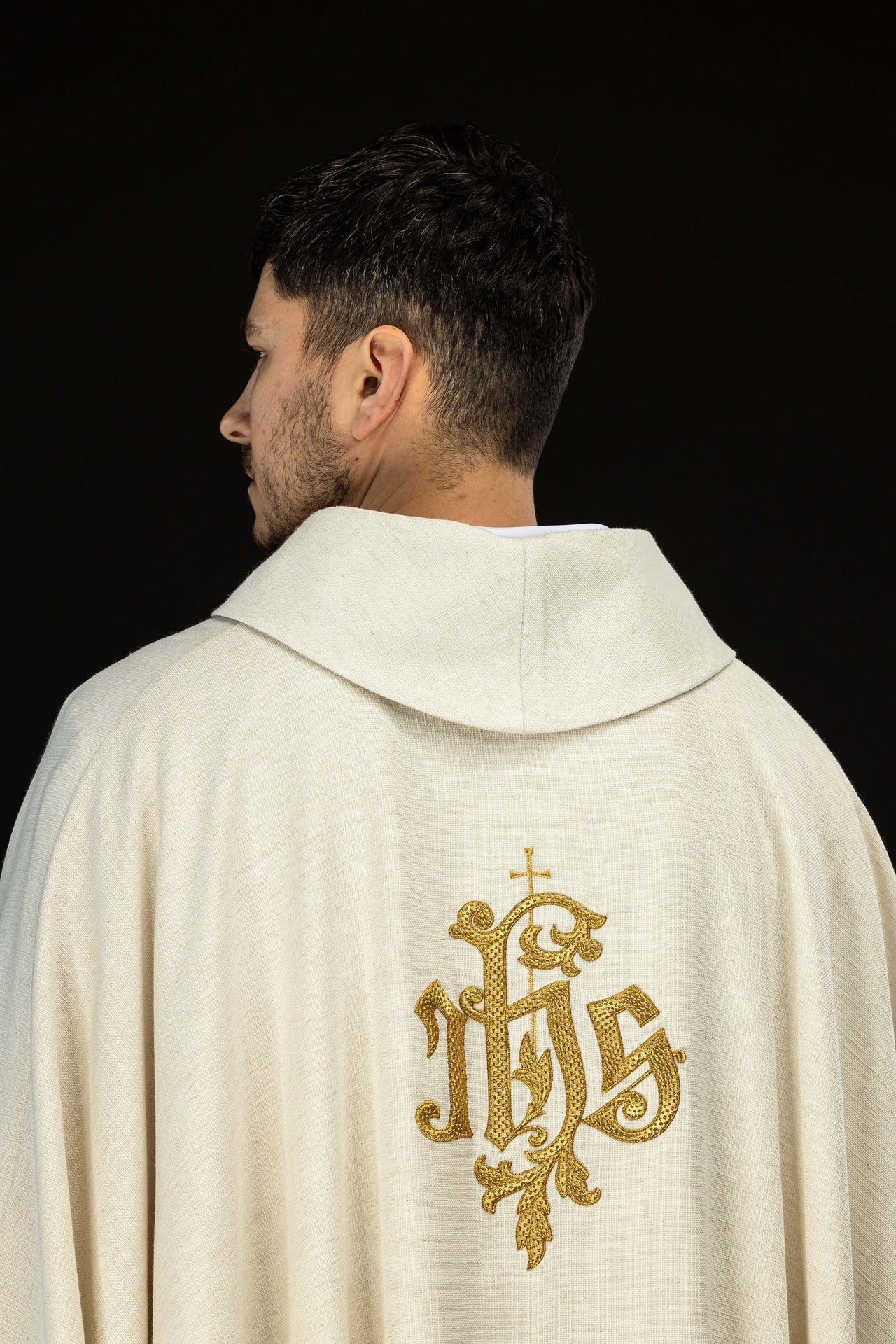 Chasuble brodée avec l’image de Saint Joseph Artisan KOW2/034/05/49 - CHASUBLES.FR