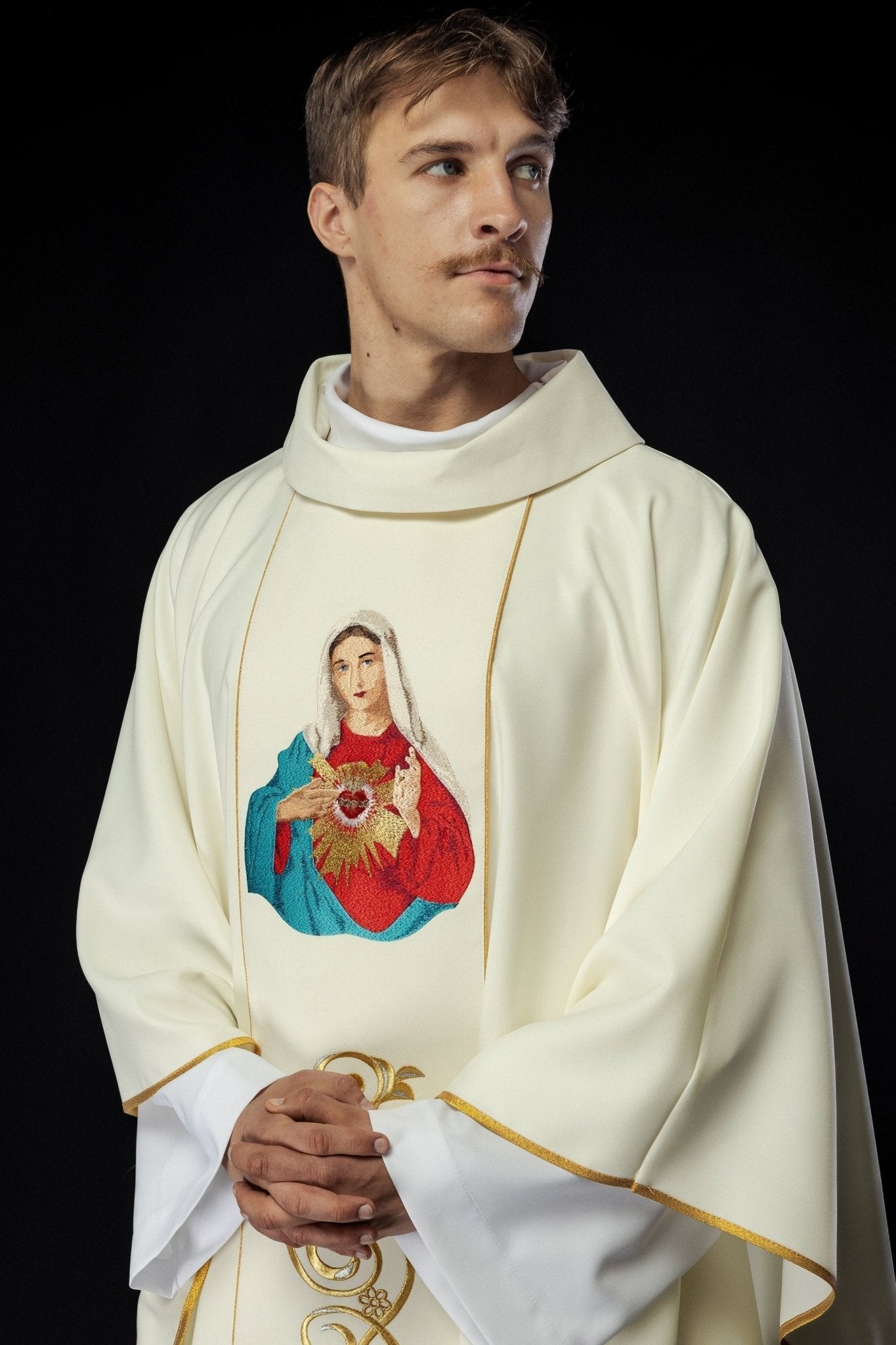 Chasuble brodée avec l'image du Cœur de Marie KOW2/006/05/01 - CHASUBLES.FR