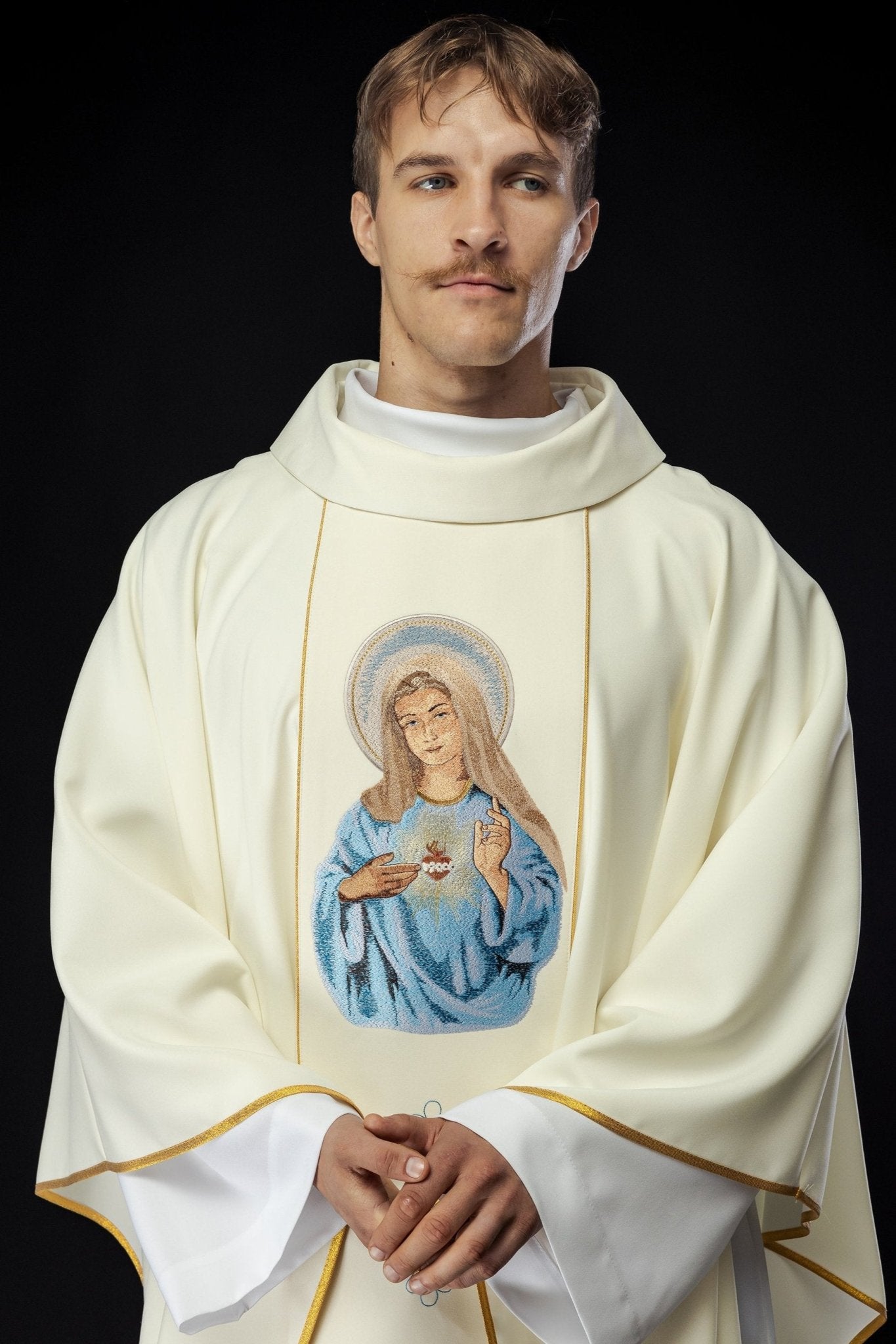 Chasuble brodée avec l'image du Cœur de Marie KOW2/003/05/01 - CHASUBLES.FR