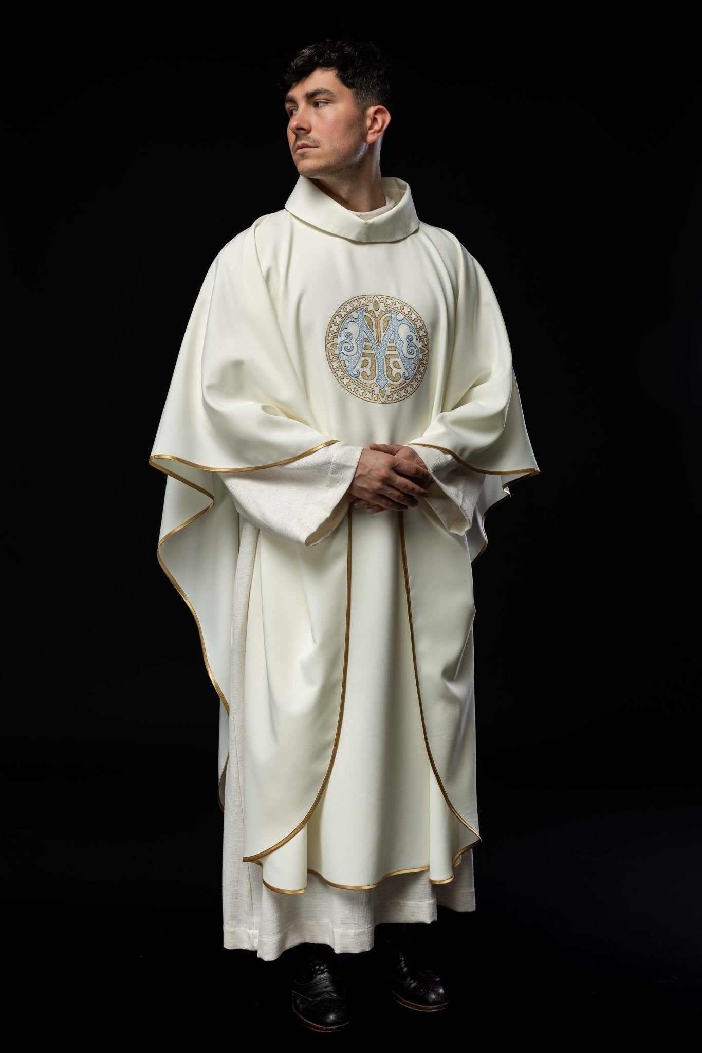 Chasuble brodée avec motif marial, couleur écru KOR/275/05/12 ECRU - CHASUBLES.FR