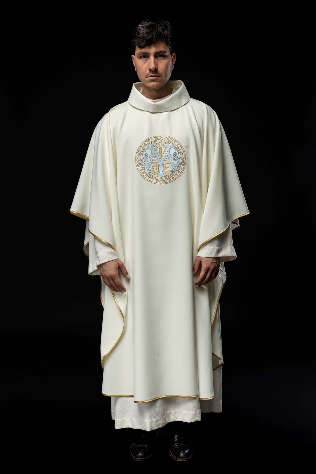 Chasuble brodée avec motif marial, couleur écru KOR/275/05/12 ECRU - CHASUBLES.FR