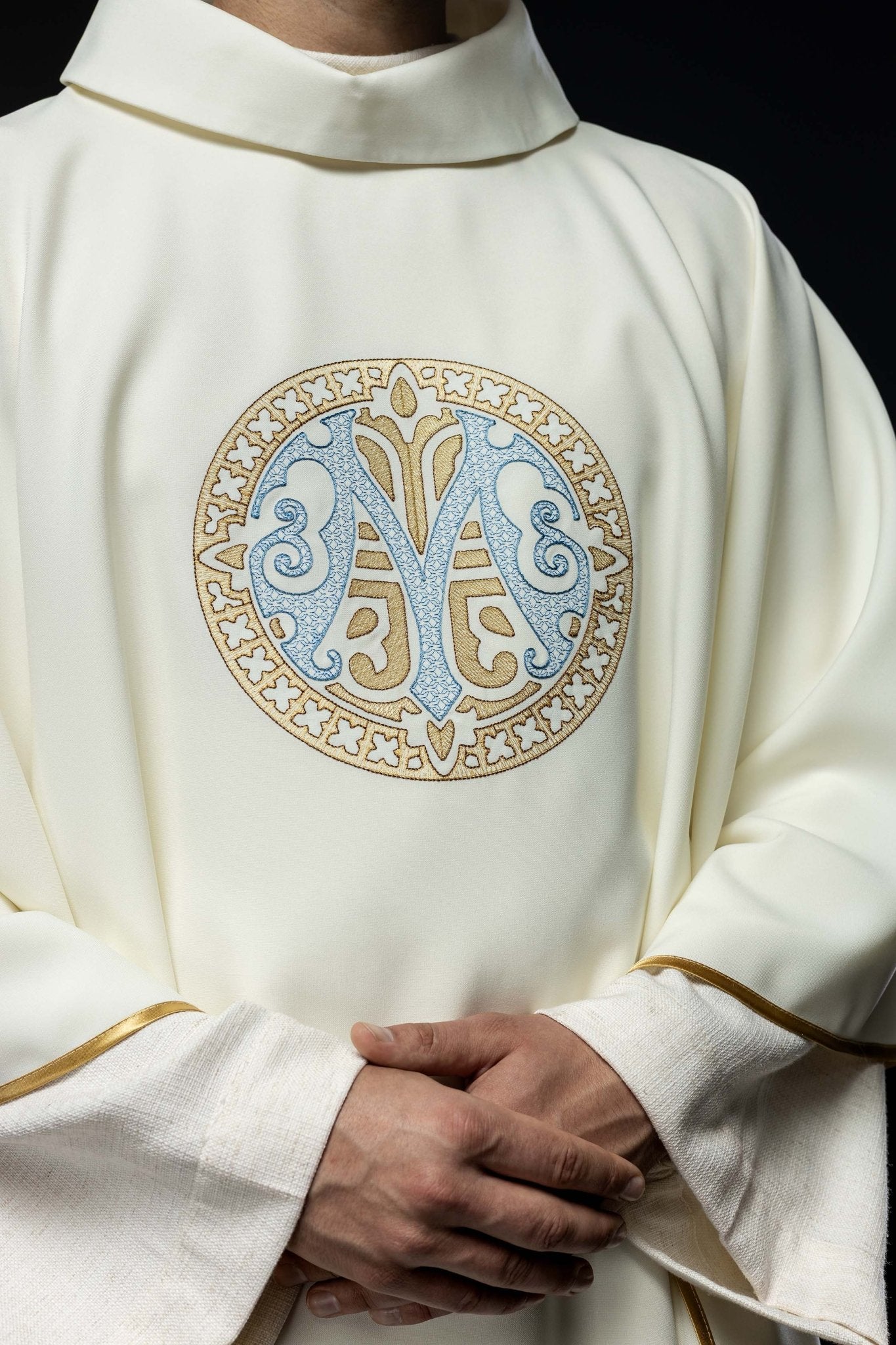 Chasuble brodée avec motif marial, couleur écru KOR/275/05/12 ECRU - CHASUBLES.FR