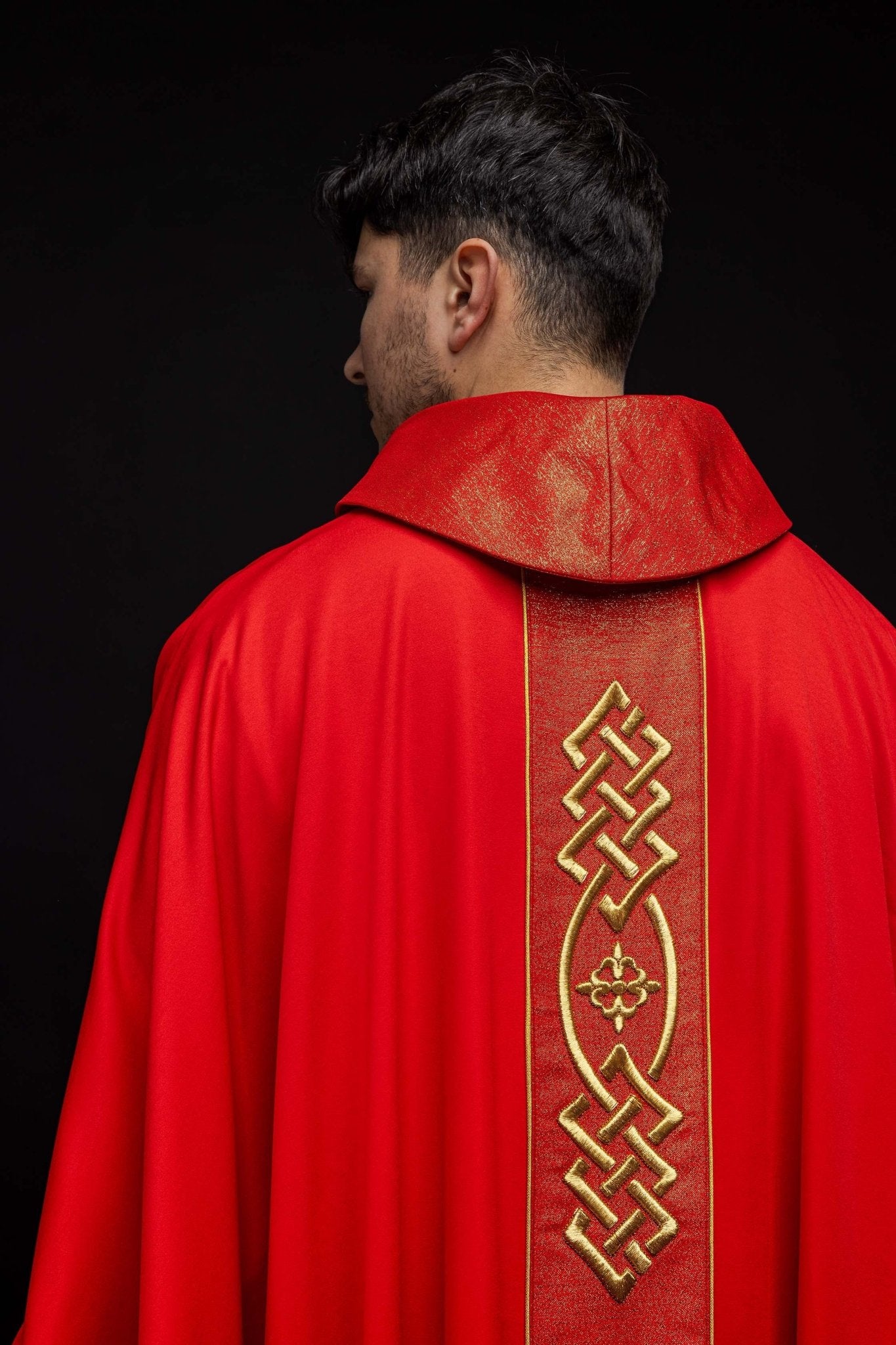 Chasuble brodée Croix - Rouge KOR/266/02/53 - CHASUBLES.FR