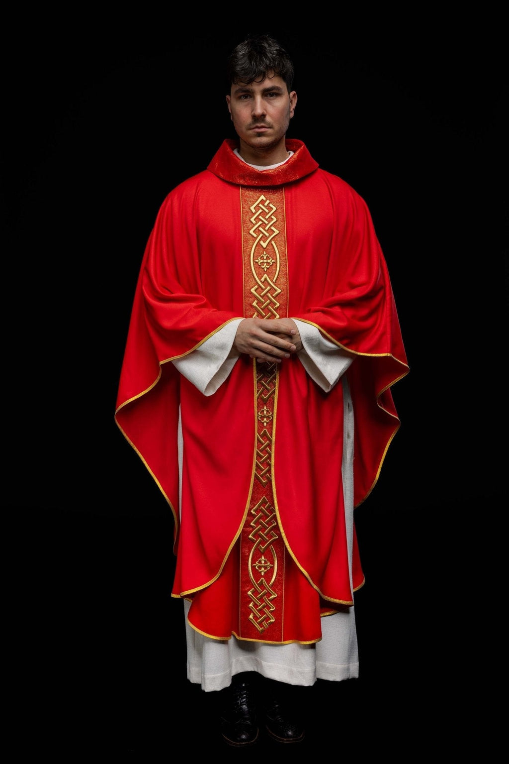 Chasuble brodée Croix - Rouge KOR/266/02/53 - CHASUBLES.FR