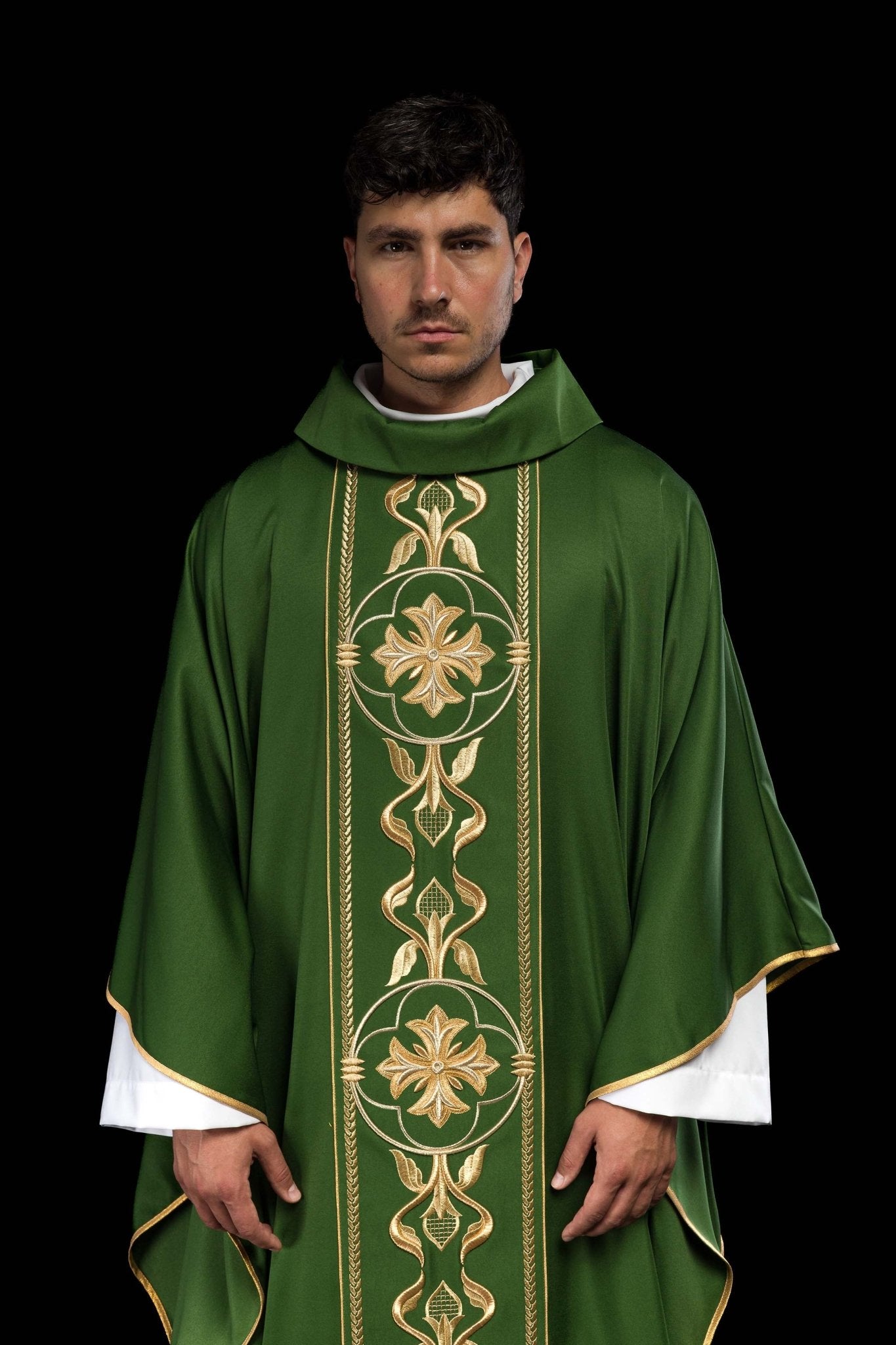 Chasuble brodée Croix verte KOR/267/01/53 - CHASUBLES.FR
