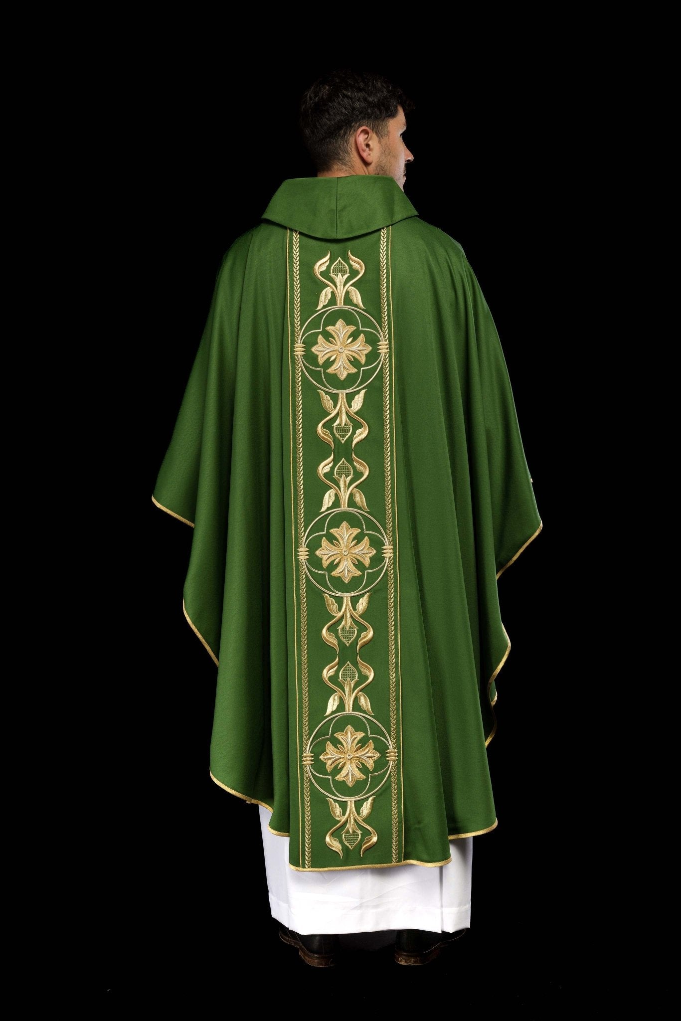 Chasuble brodée Croix verte KOR/267/01/53 - CHASUBLES.FR
