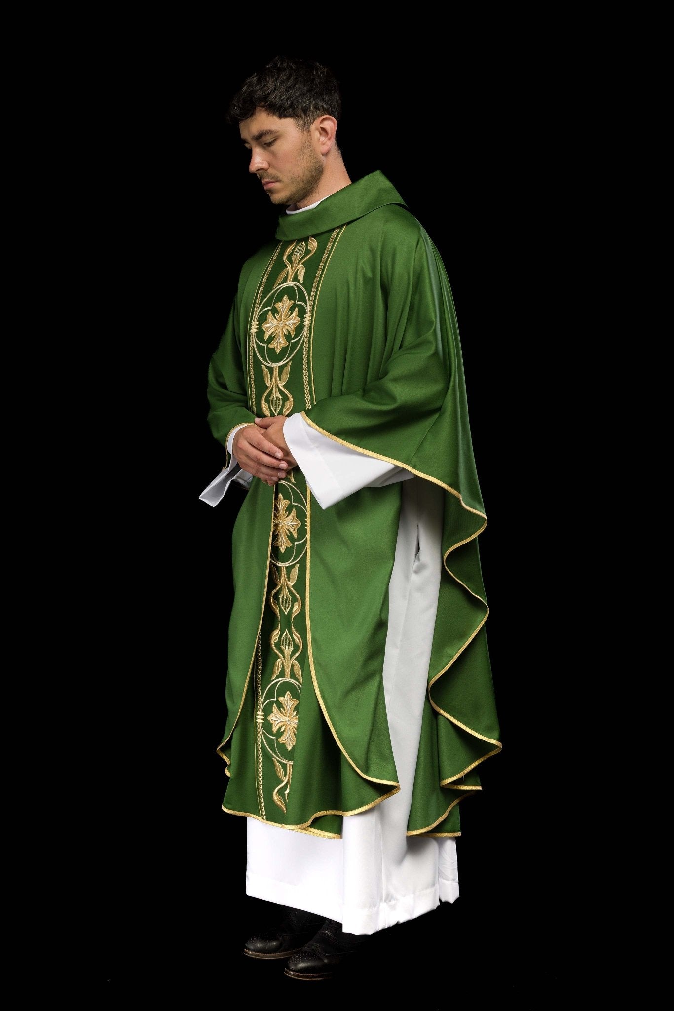Chasuble brodée Croix verte KOR/267/01/53 - CHASUBLES.FR