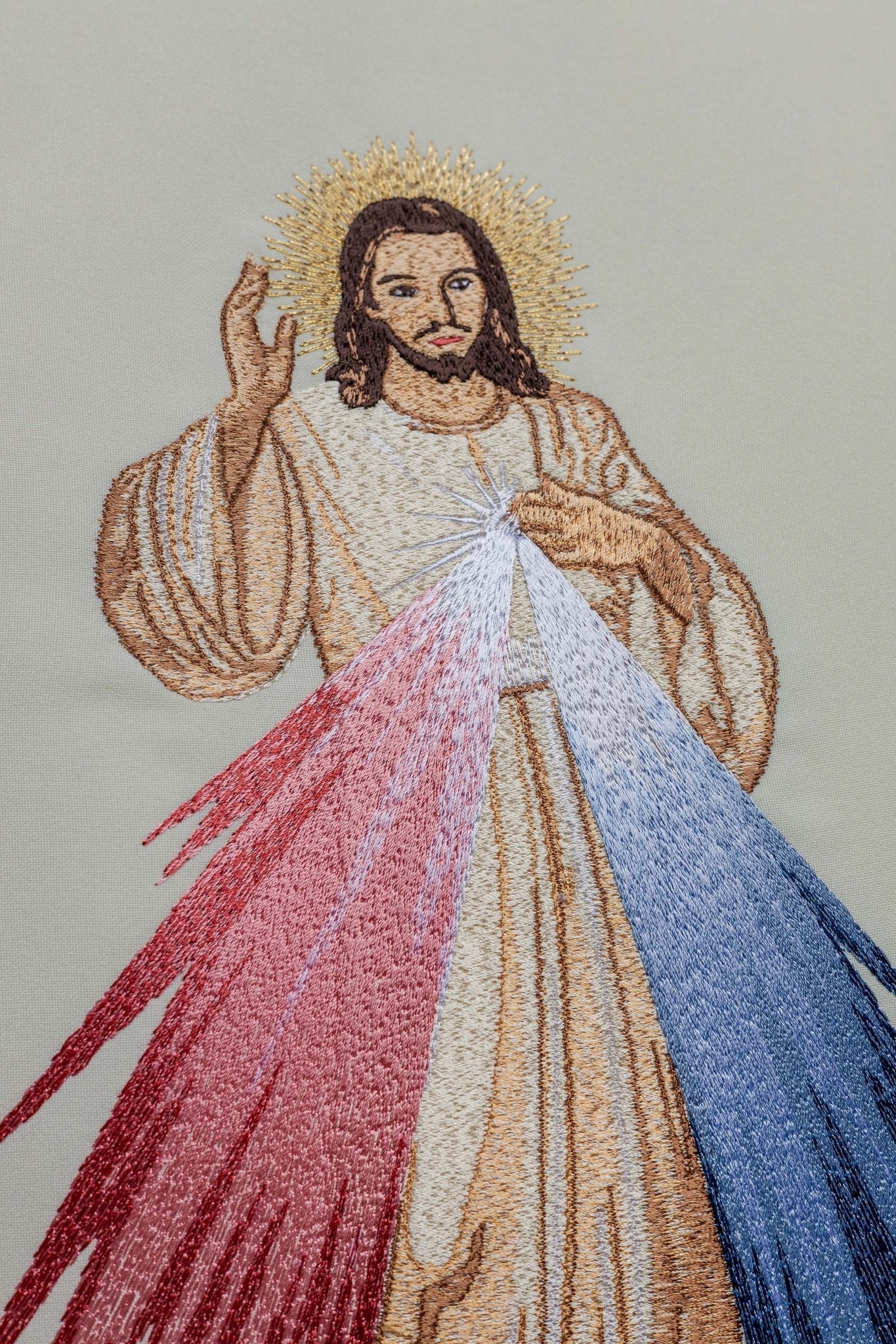 Chasuble brodée de Jésus Miséricordieux et IHS écru KOR/113/05/01 ECRU - CHASUBLES.FR