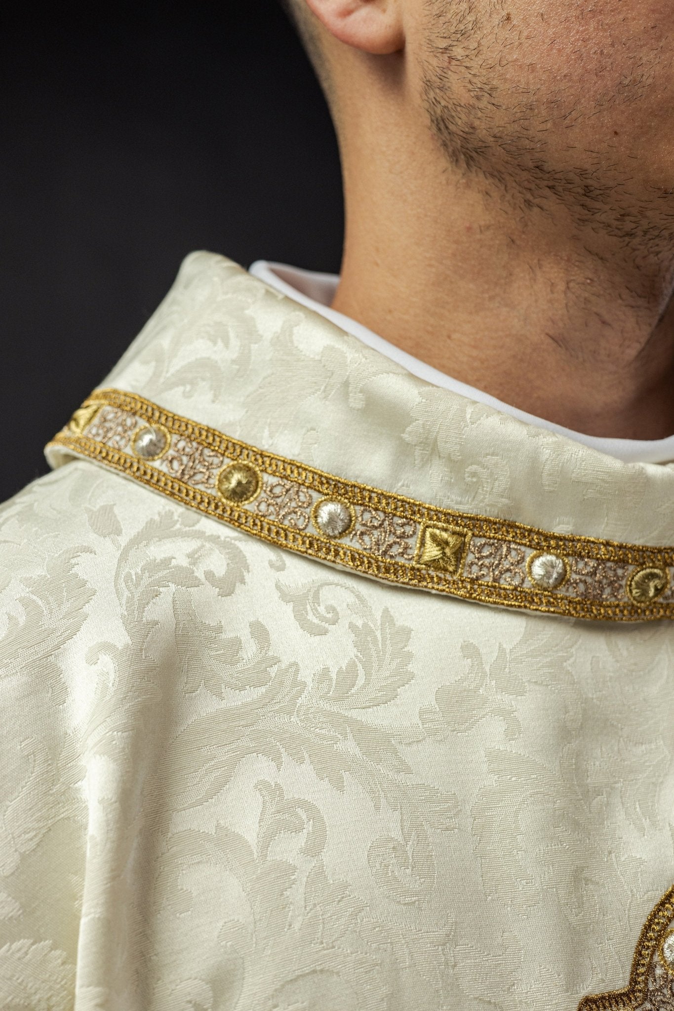 Chasuble brodée d'un motif jacquard du Cœur de Marie S - 70101 - 05 - 88 - CHASUBLES.FR