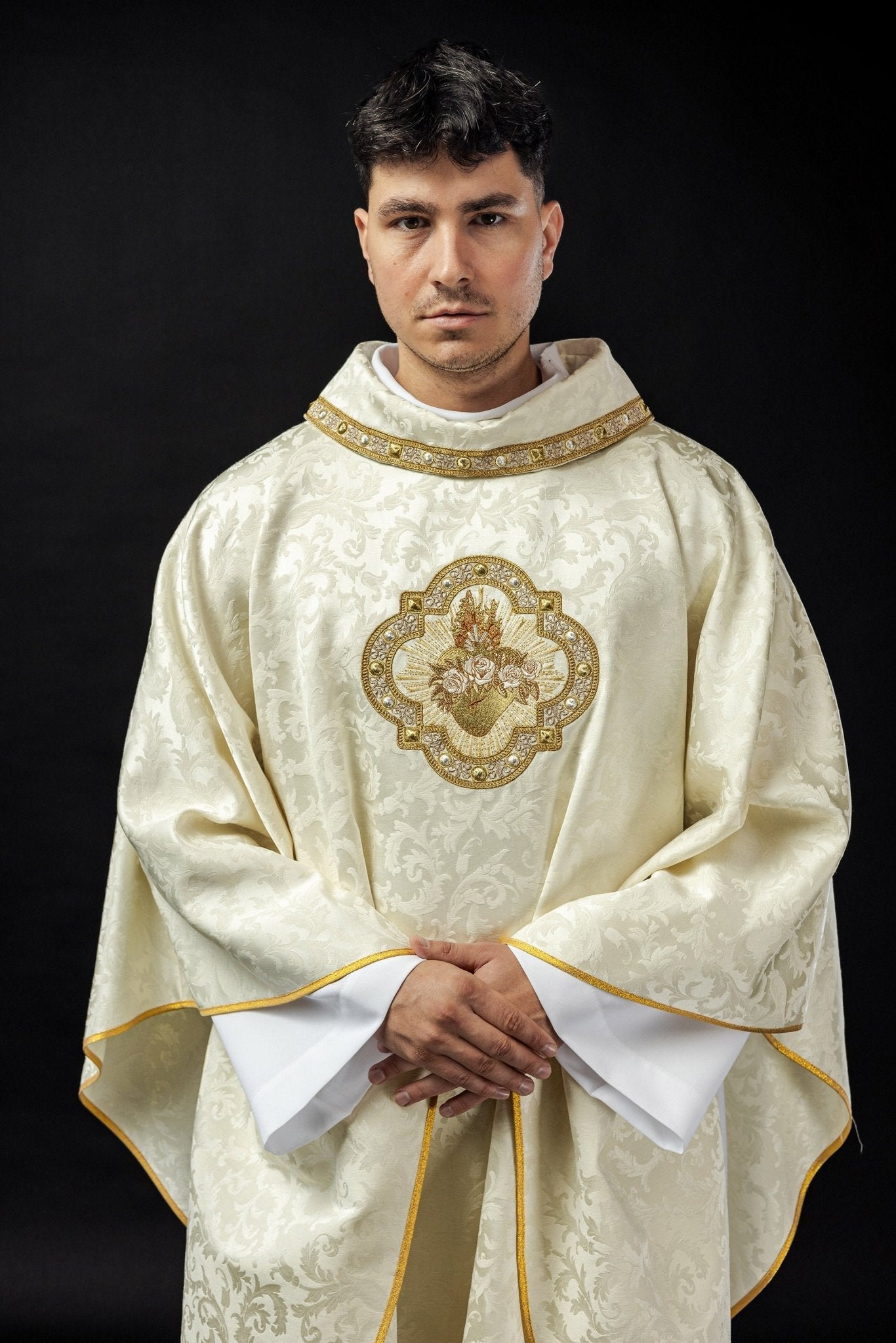 Chasuble brodée d'un motif jacquard du Cœur de Marie S - 70101 - 05 - 88 - CHASUBLES.FR