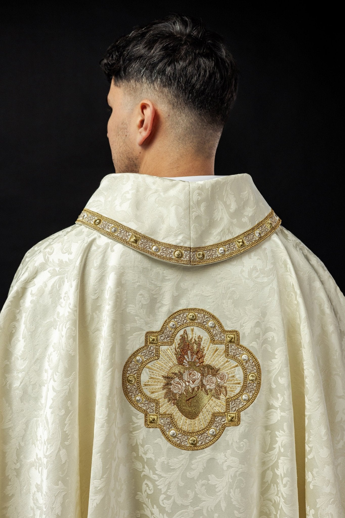 Chasuble brodée d'un motif jacquard du Cœur de Marie S - 70101 - 05 - 88 - CHASUBLES.FR