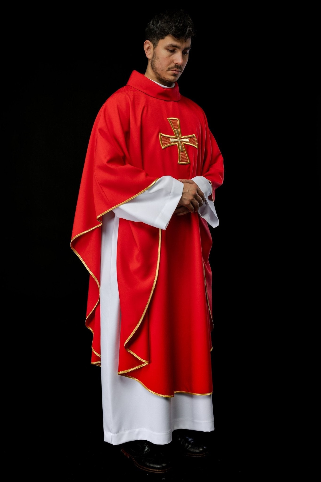 Chasuble brodée IHS Rouge KOR/258/02/12 - CHASUBLES.FR