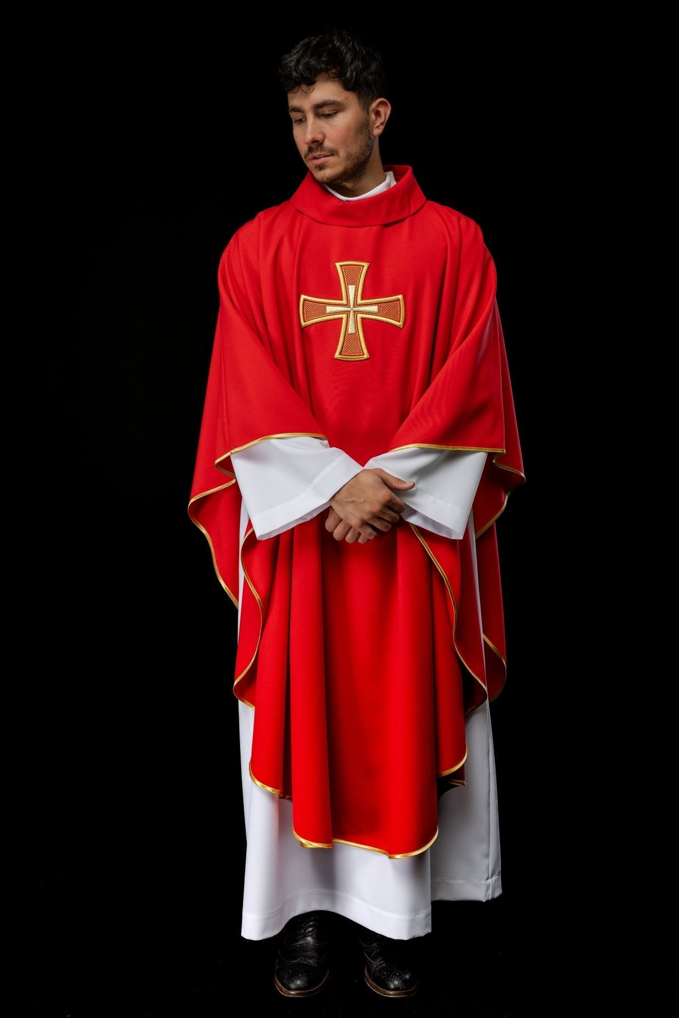 Chasuble brodée IHS Rouge KOR/258/02/12 - CHASUBLES.FR
